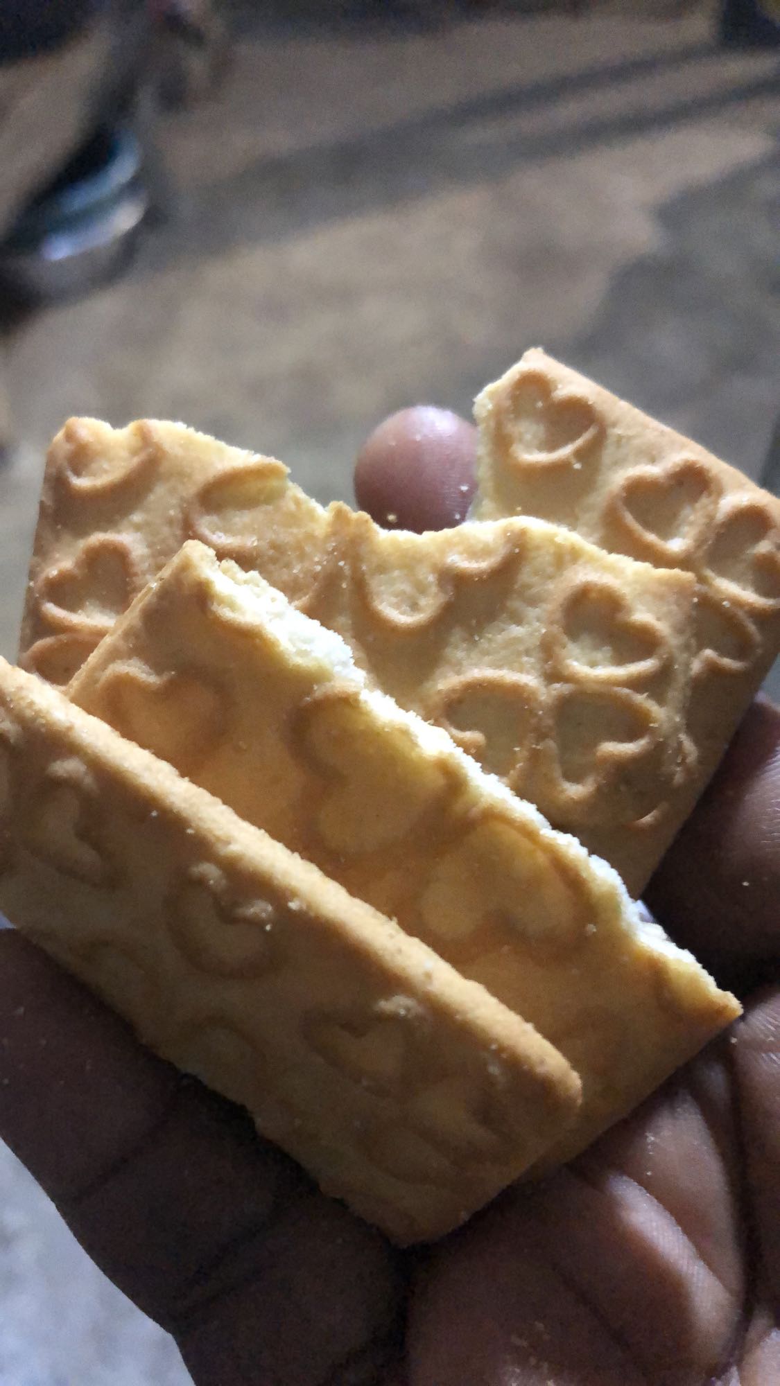 Cream sandwich biscuits