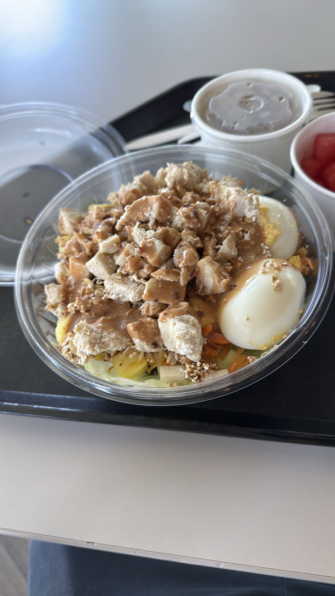 ensalada con pollo y huevo