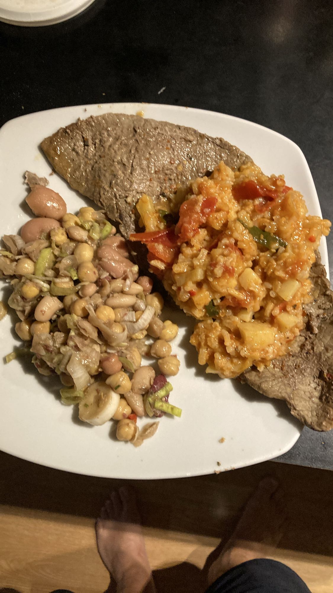 Lever med bönsallad och ris