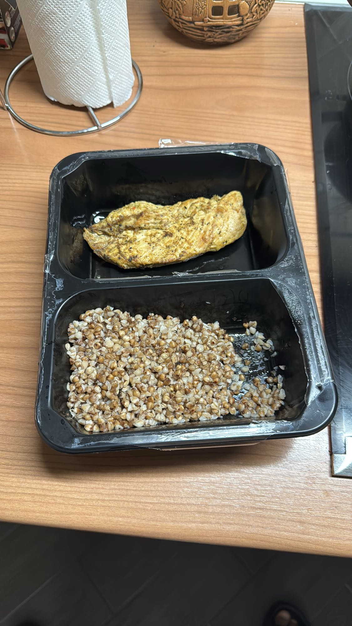 Куриный стейк и гречка