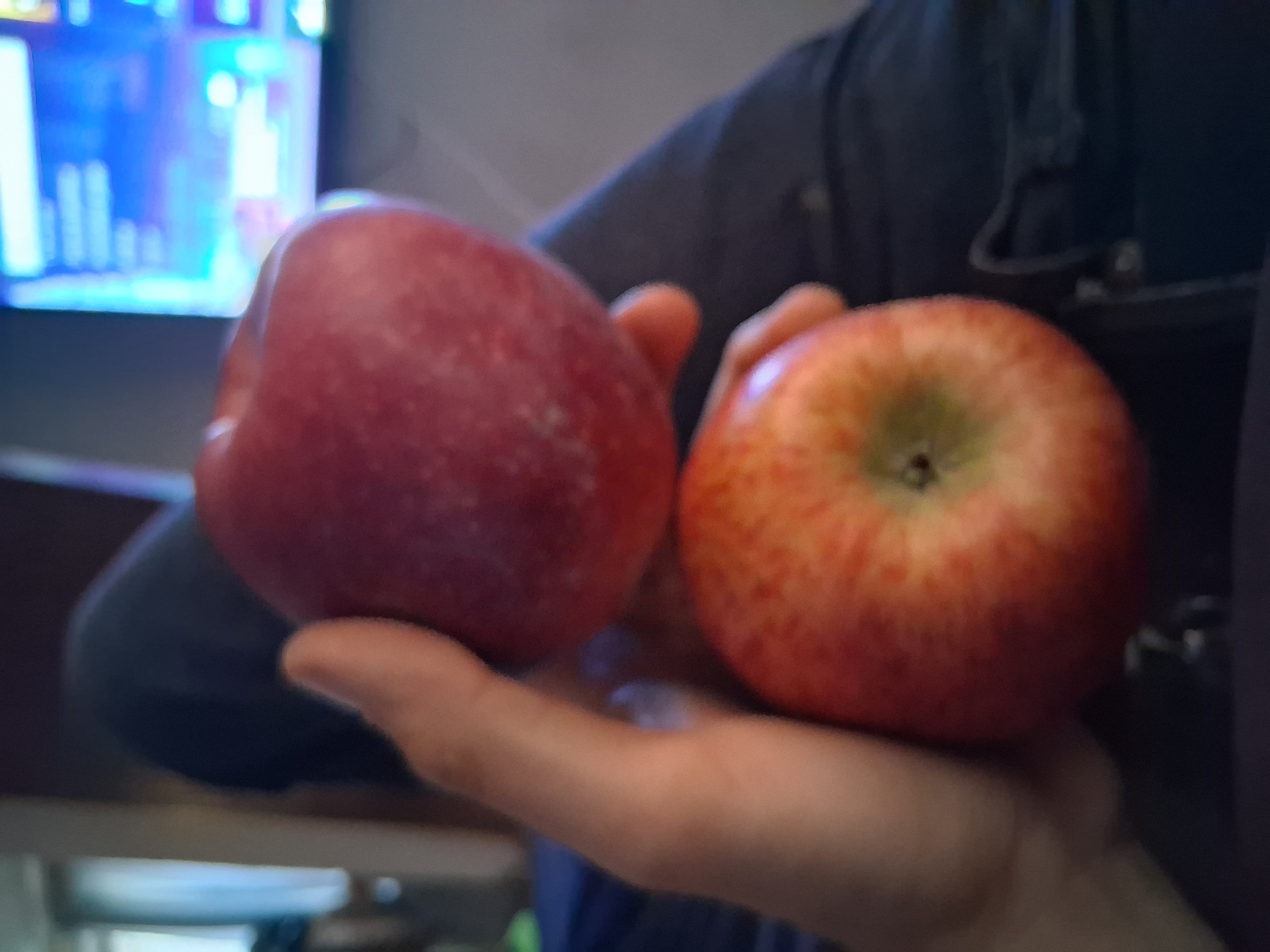 Dos manzanas frescas