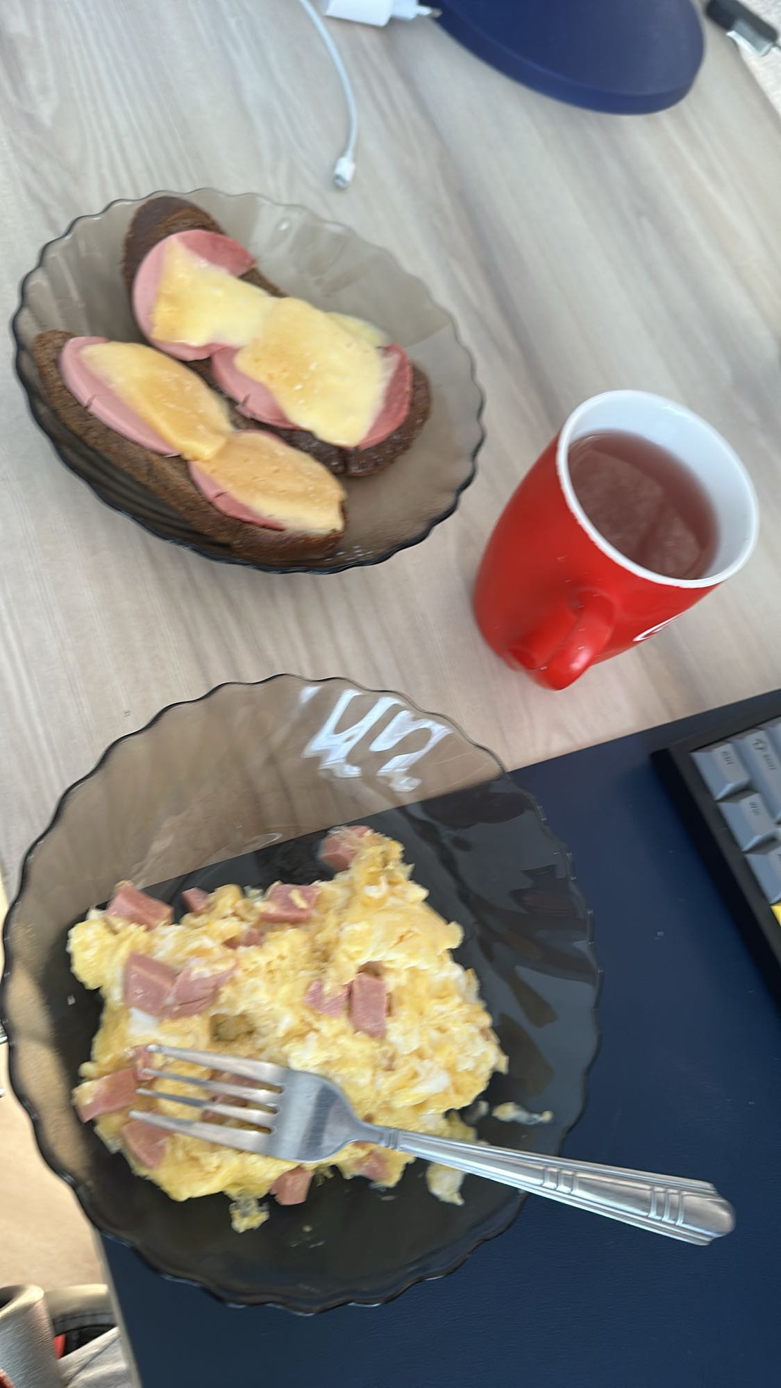 Яичница с бутербродами