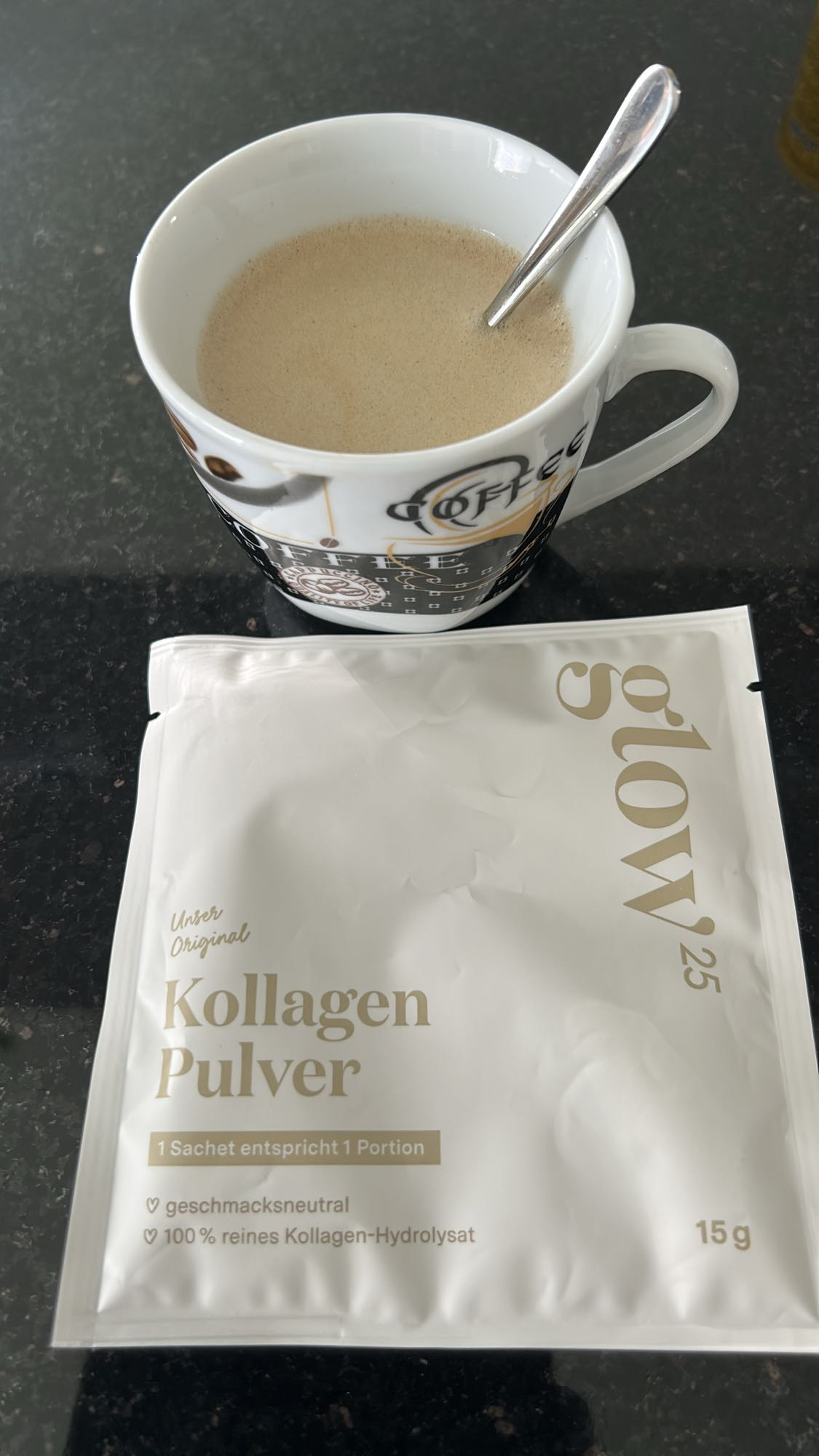 Kaffee mit Kollagenpulver