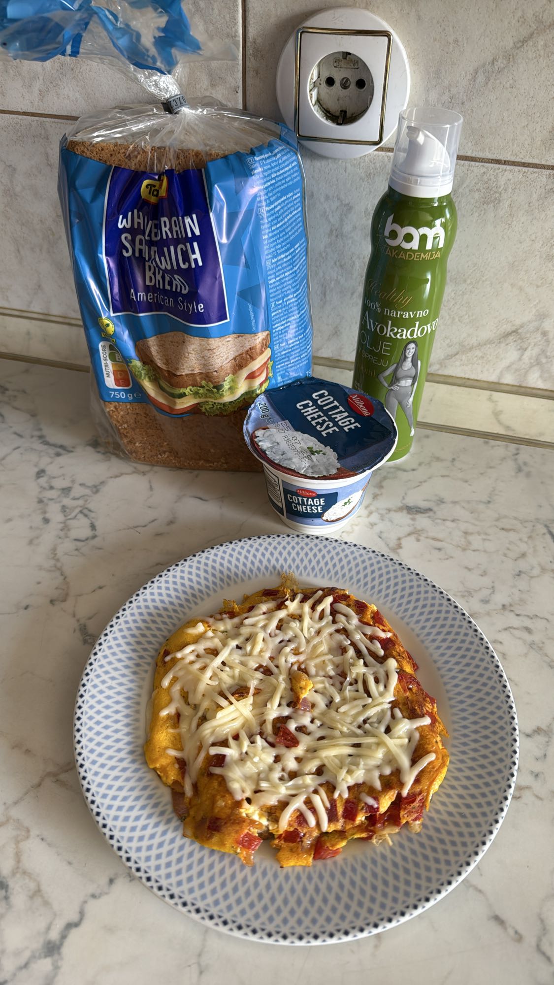 Egg bread cheese omelette