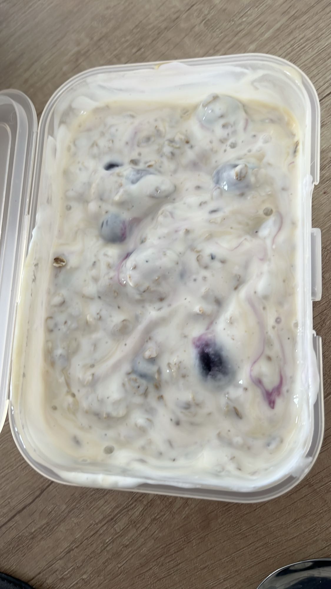 Iaurt cu ovăz și fructe