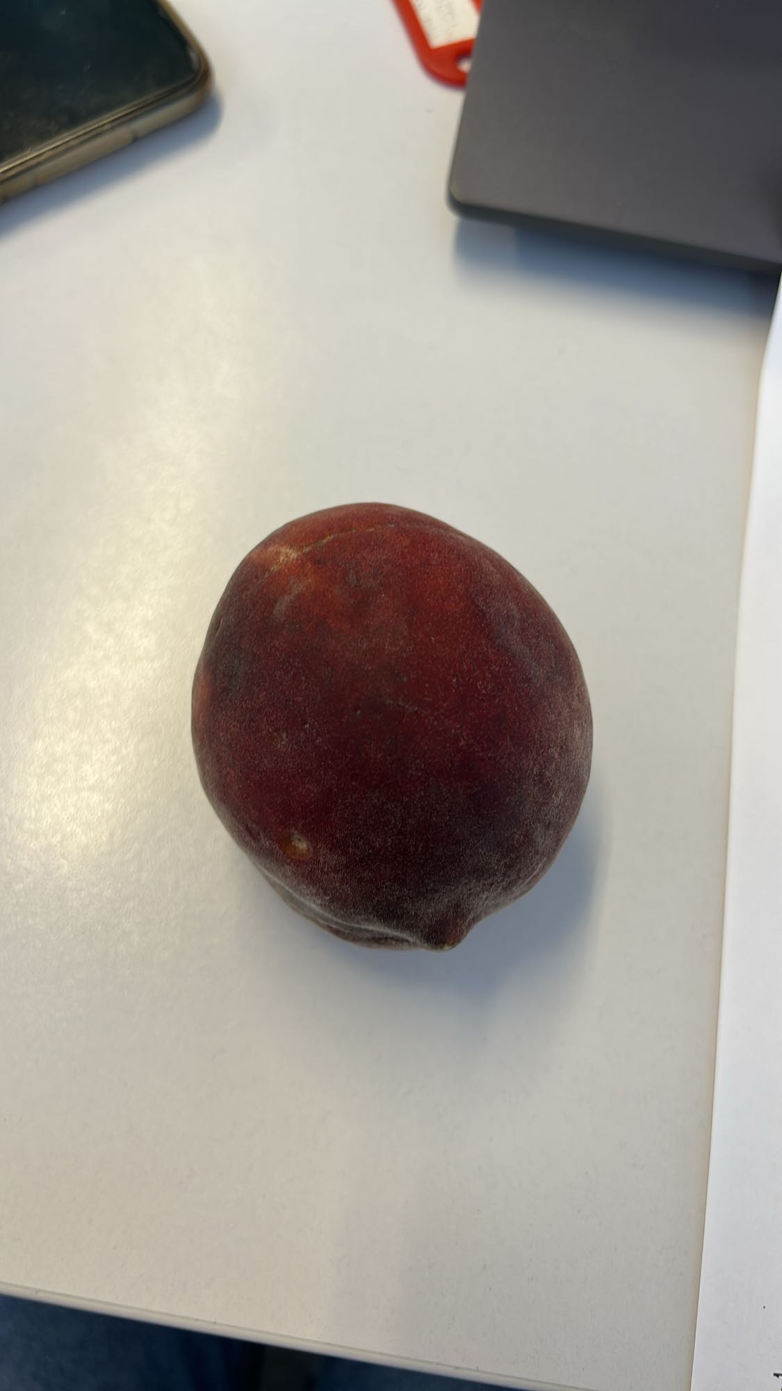 Piersică proaspătă