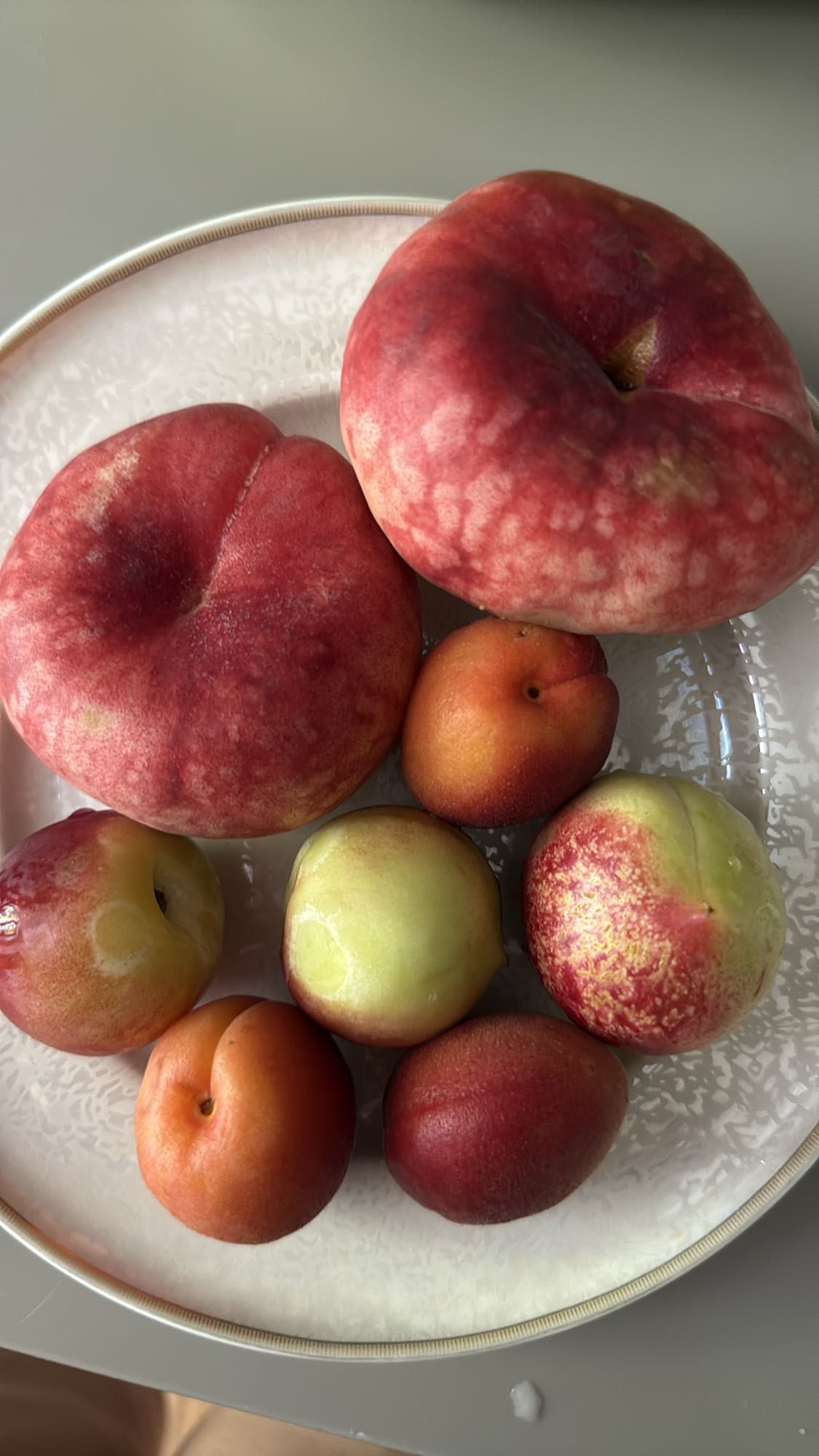 тарелка фруктов