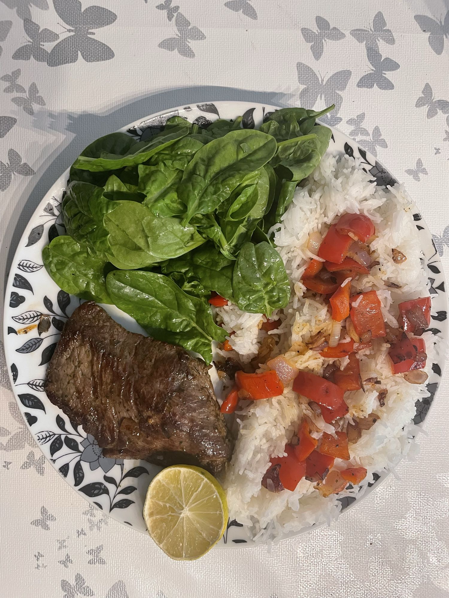 Steak mit Reis und Gemüse