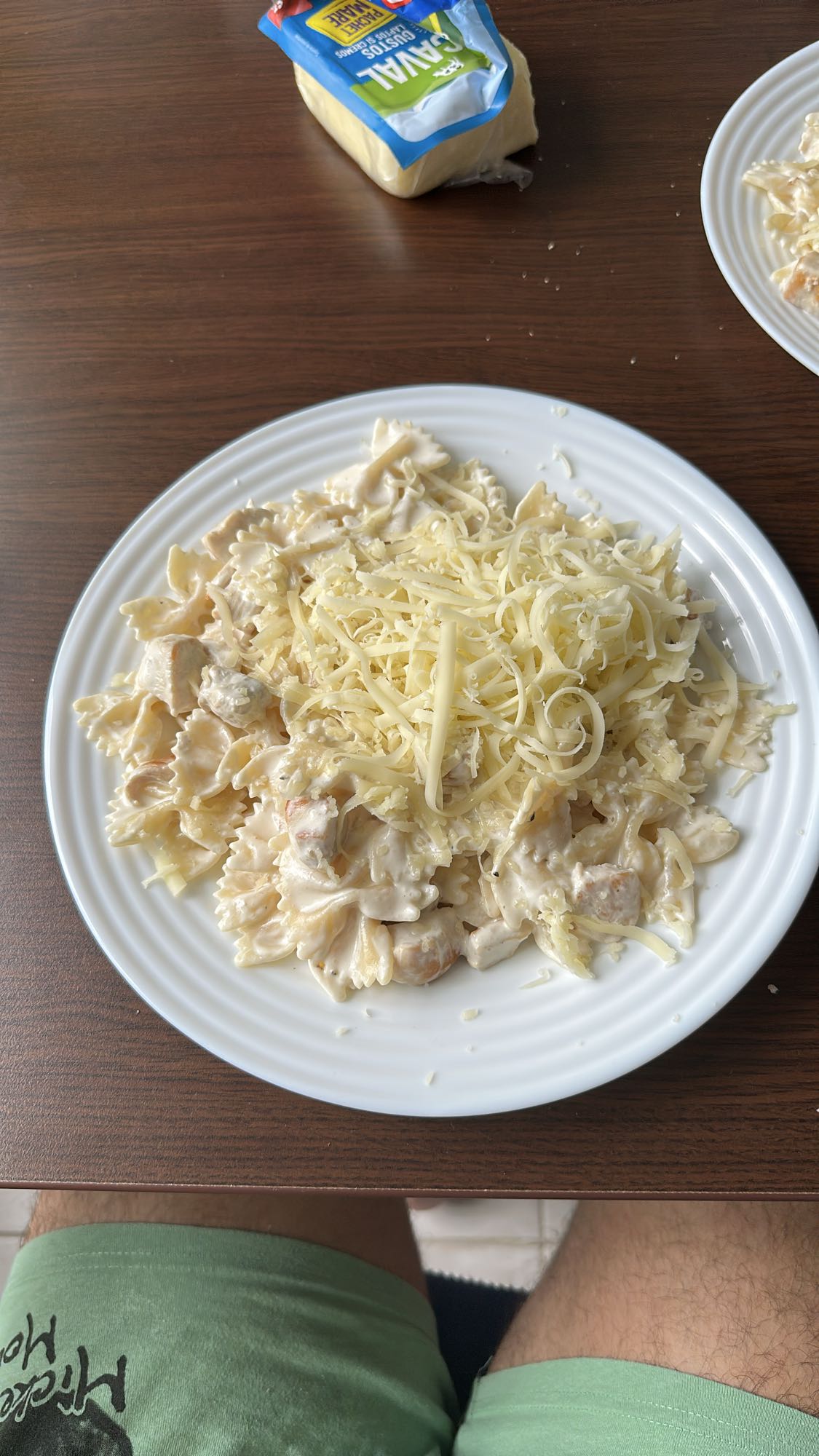 Paste cu pui și brânză