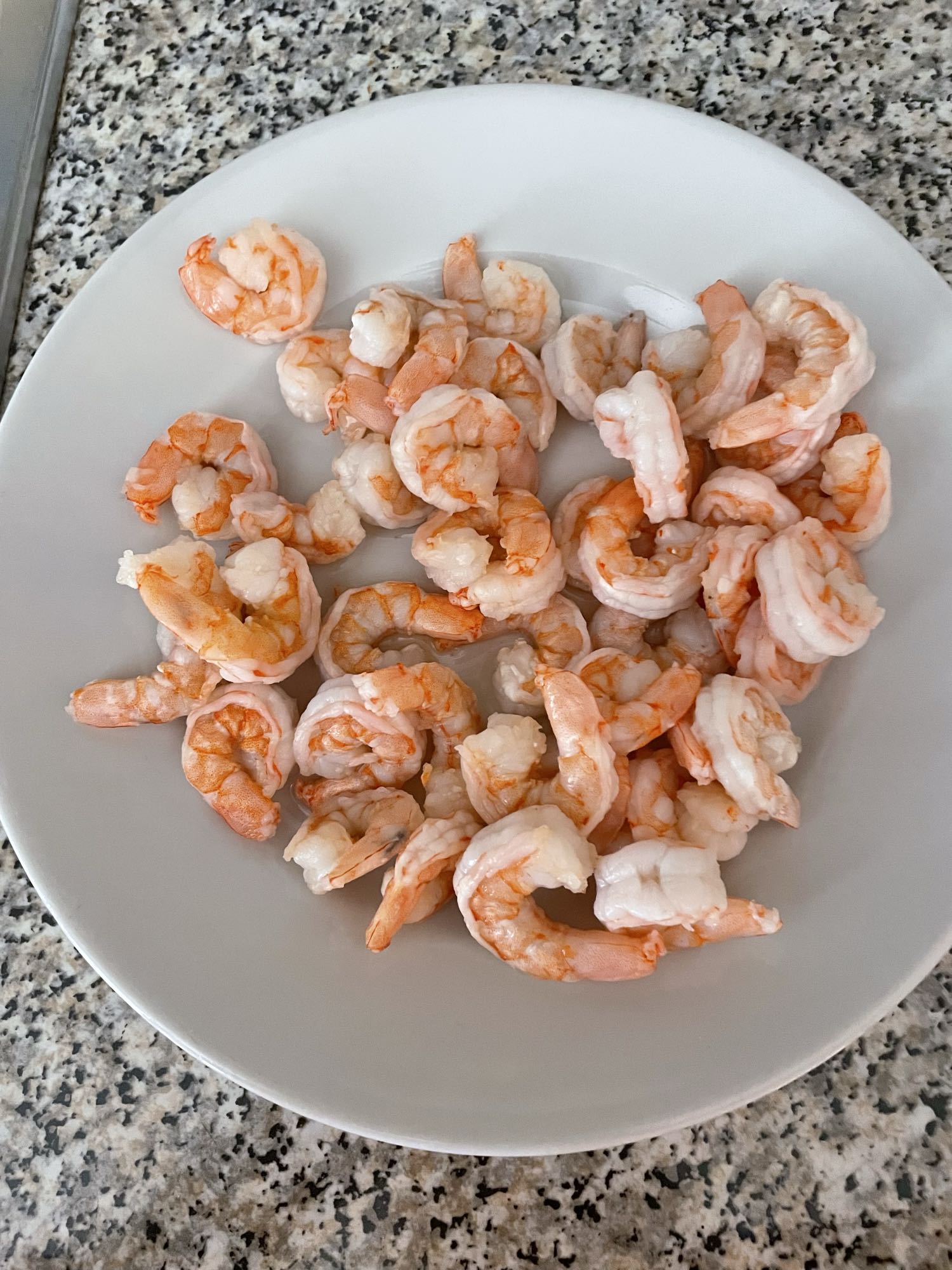 Haşlanmış karides tabağı