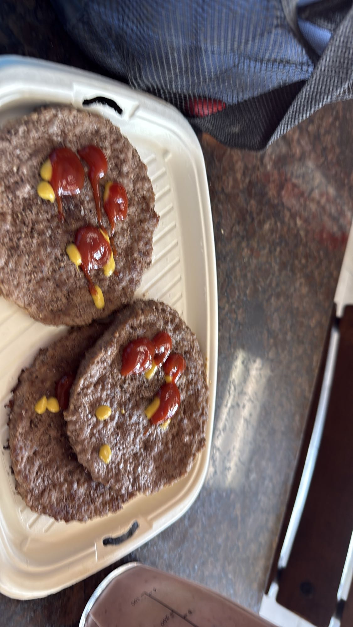 Galettes de boeuf ketchup