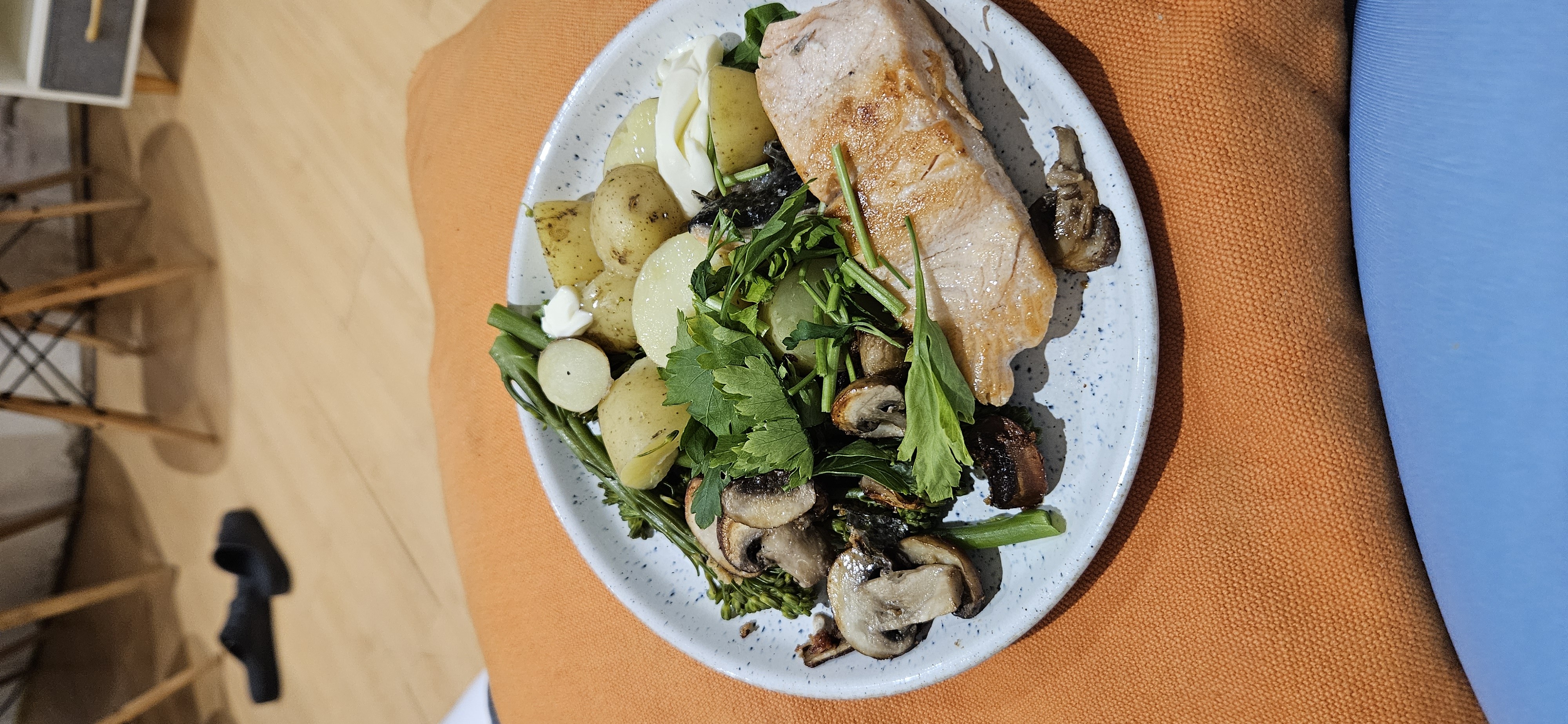 Salmon with potatoes and greens