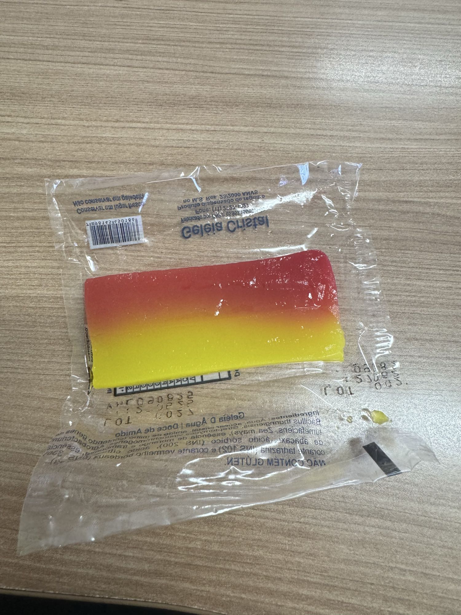 Gelatina colorida doce