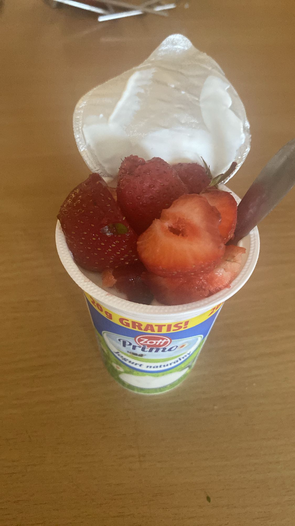 Jogurt z truskawkami