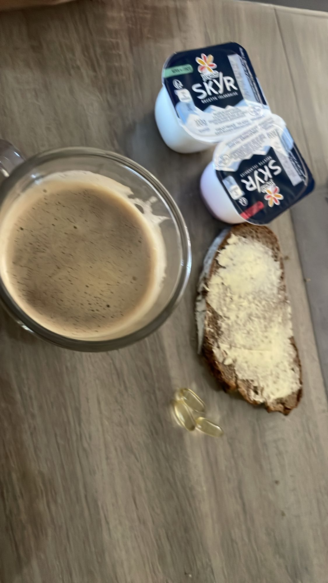 Petit-déjeuner Skyr et pain