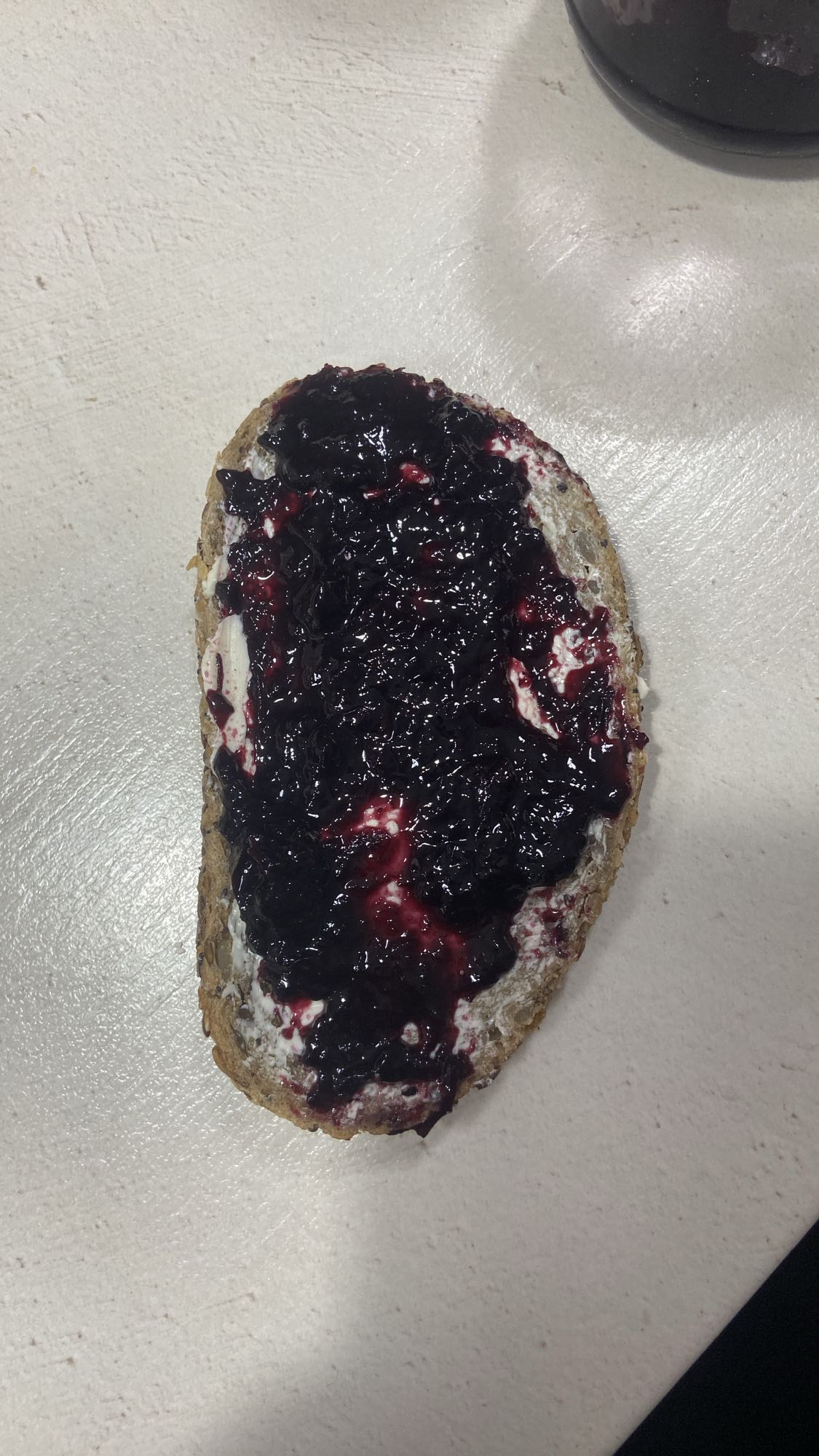 Pâine cu gem și unt