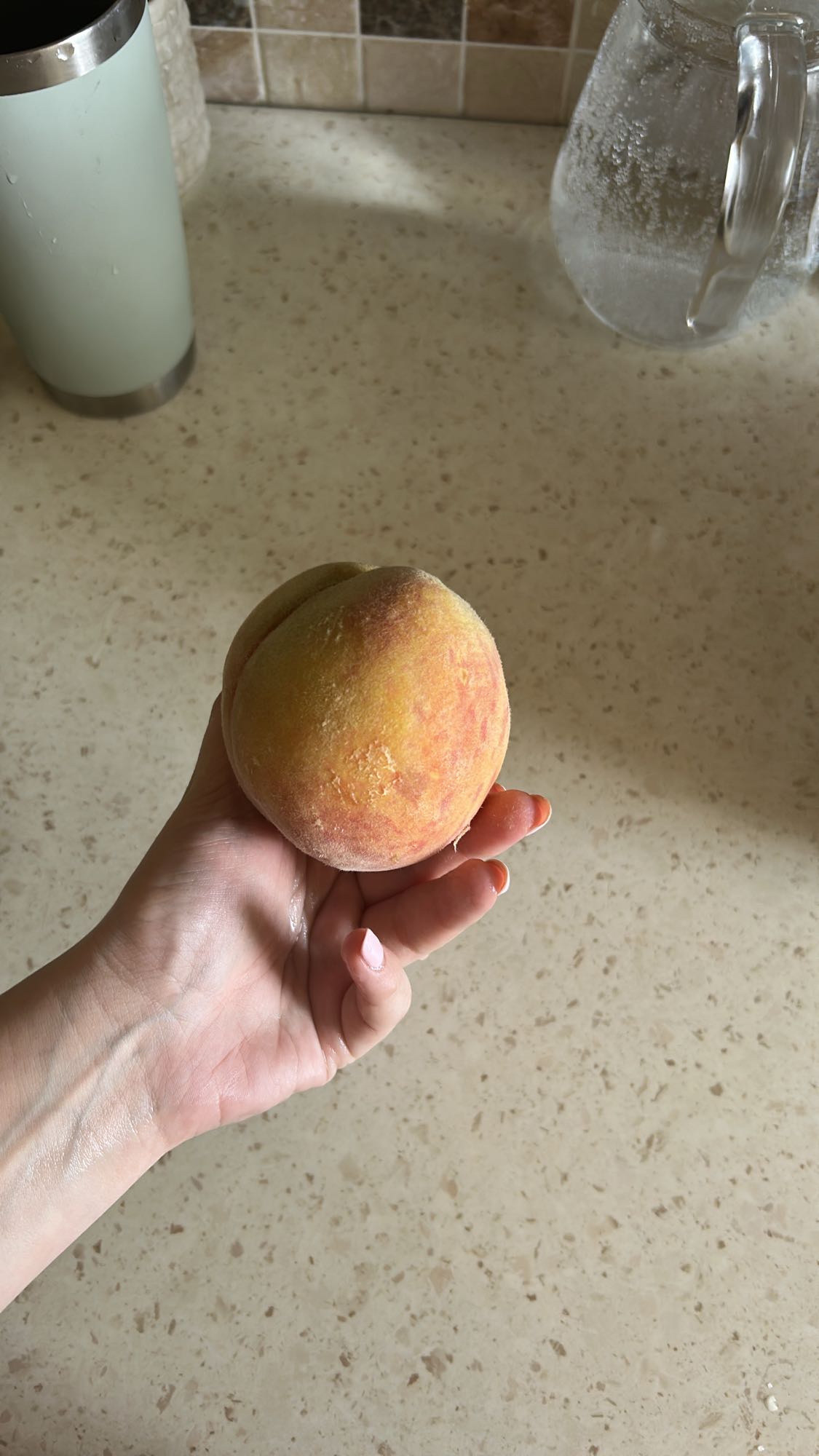 свежий персик