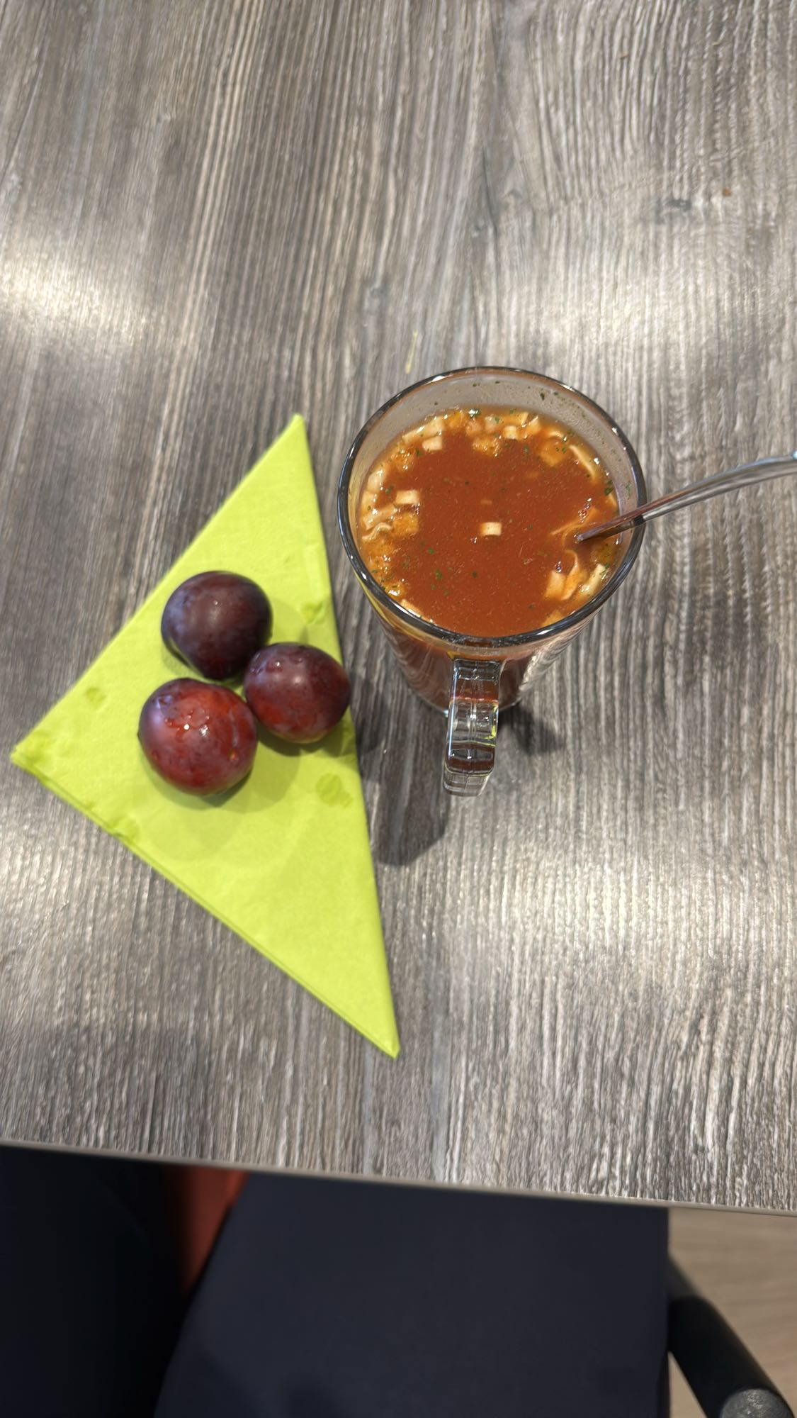 tomatensoep en pruimen