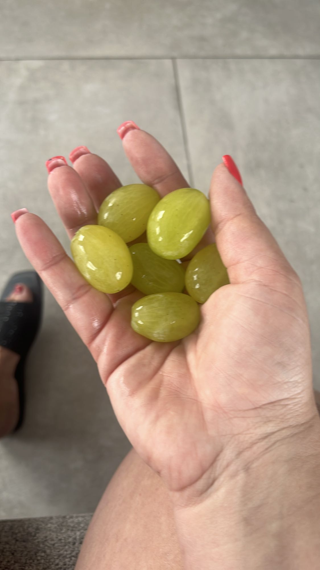 Struguri verzi proaspeți