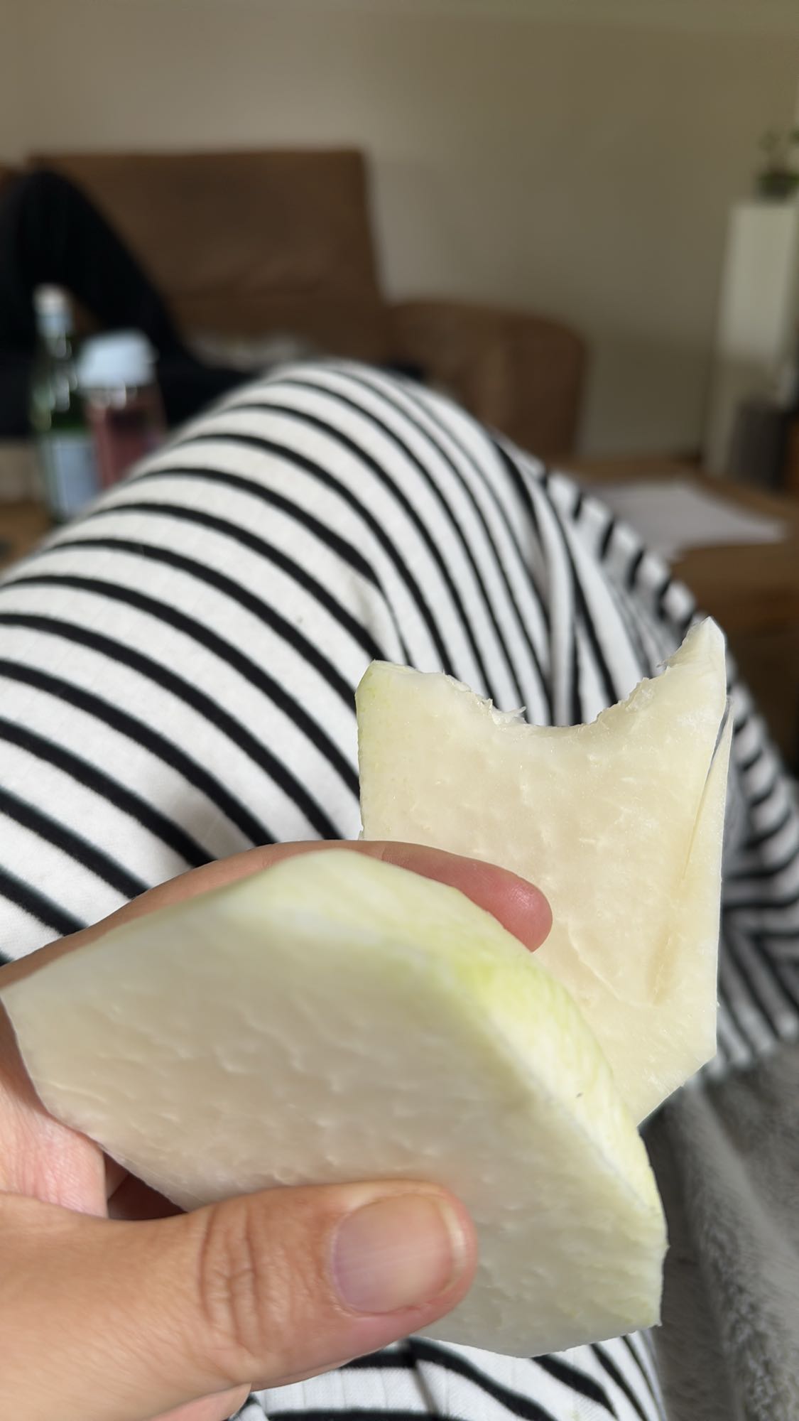 Rohes Kohlrabi-Snack