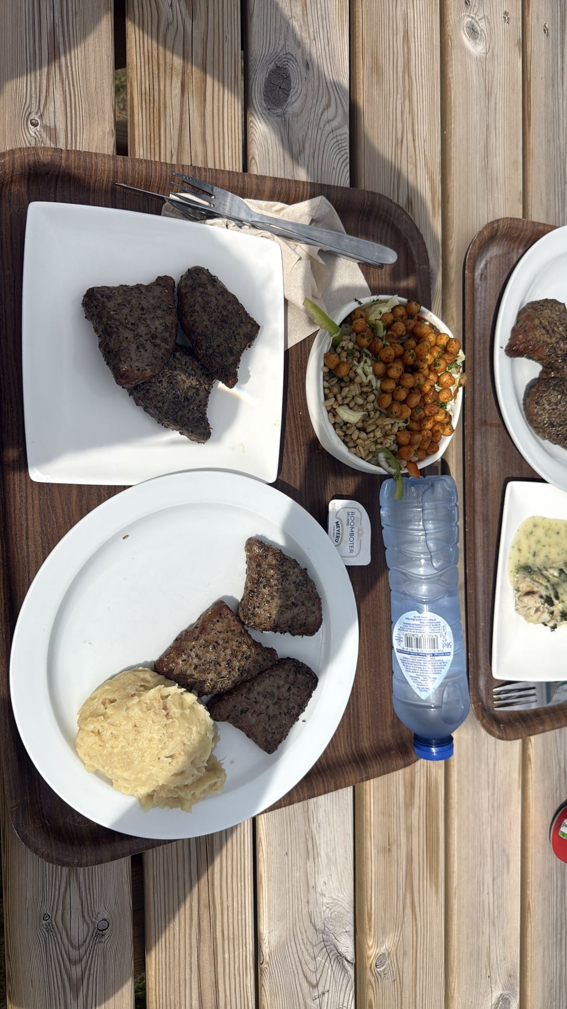 Kotlet z puree i sałatką