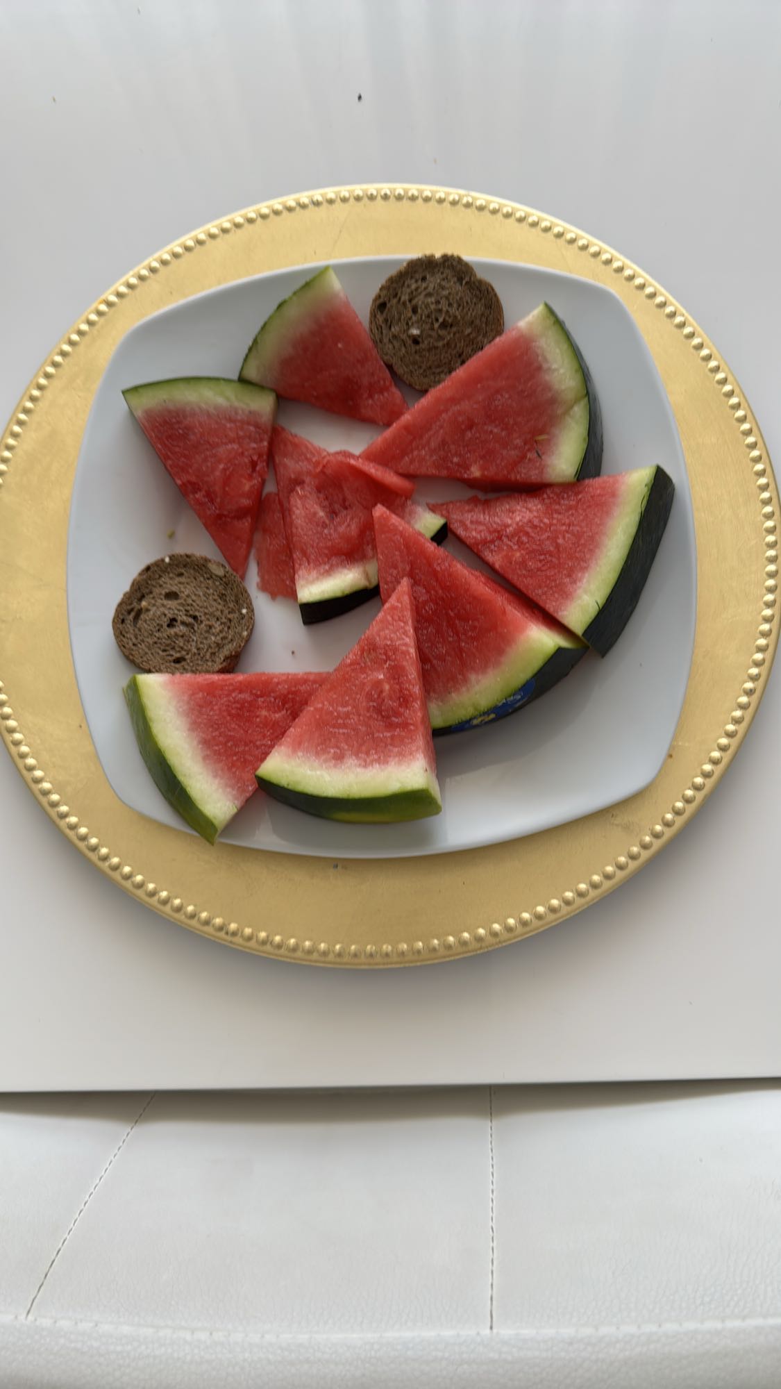 Watermeloen met roggebrood