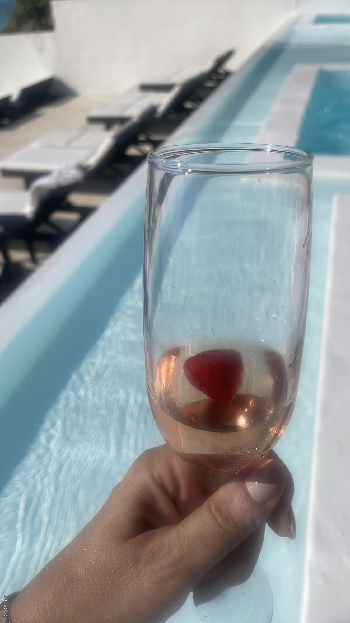 Rosé with raspberry
