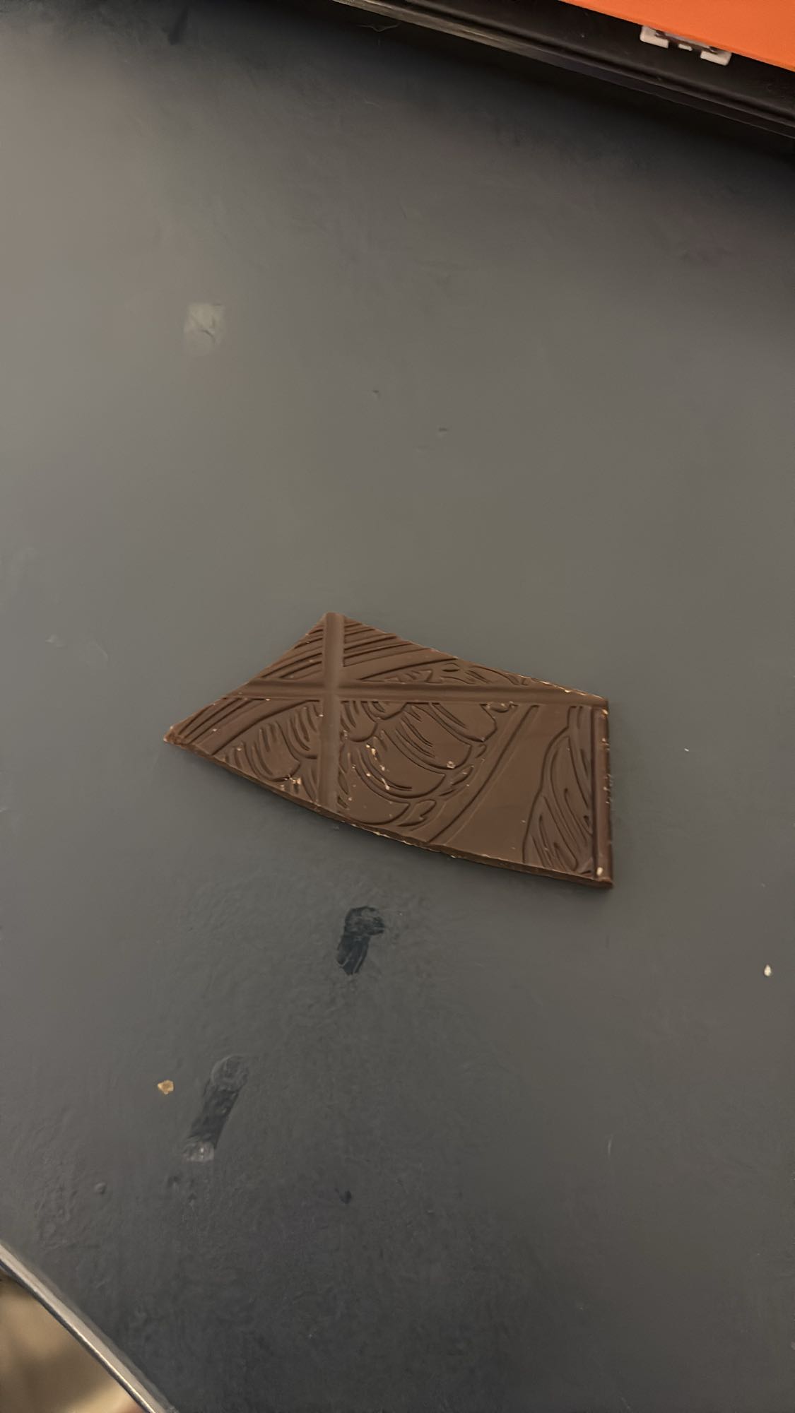 кусочек молочного шоколада