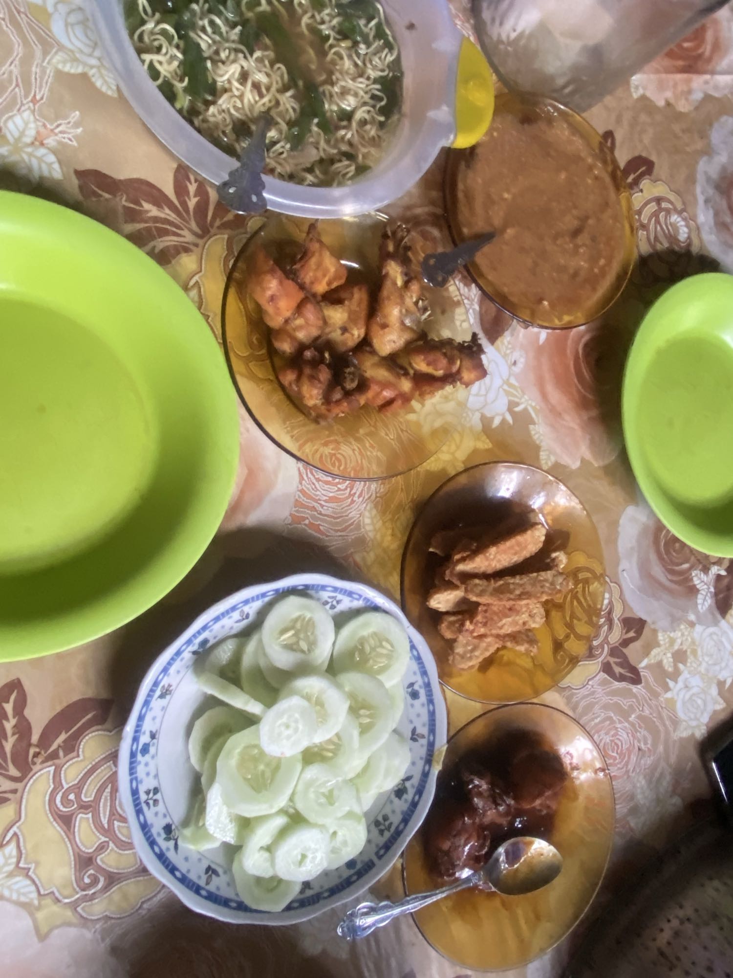 Makan Siang Komplit