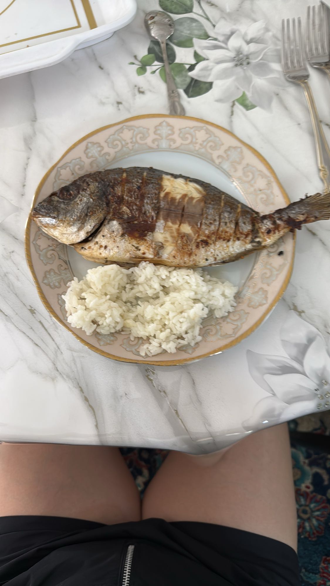 жареная рыба с рисом