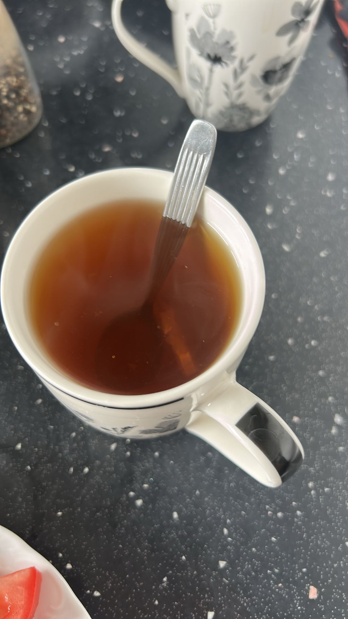 filiżanka czarnej herbaty