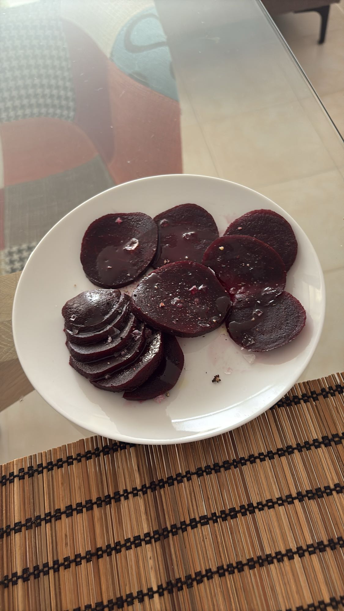 Sliced beetroot salad