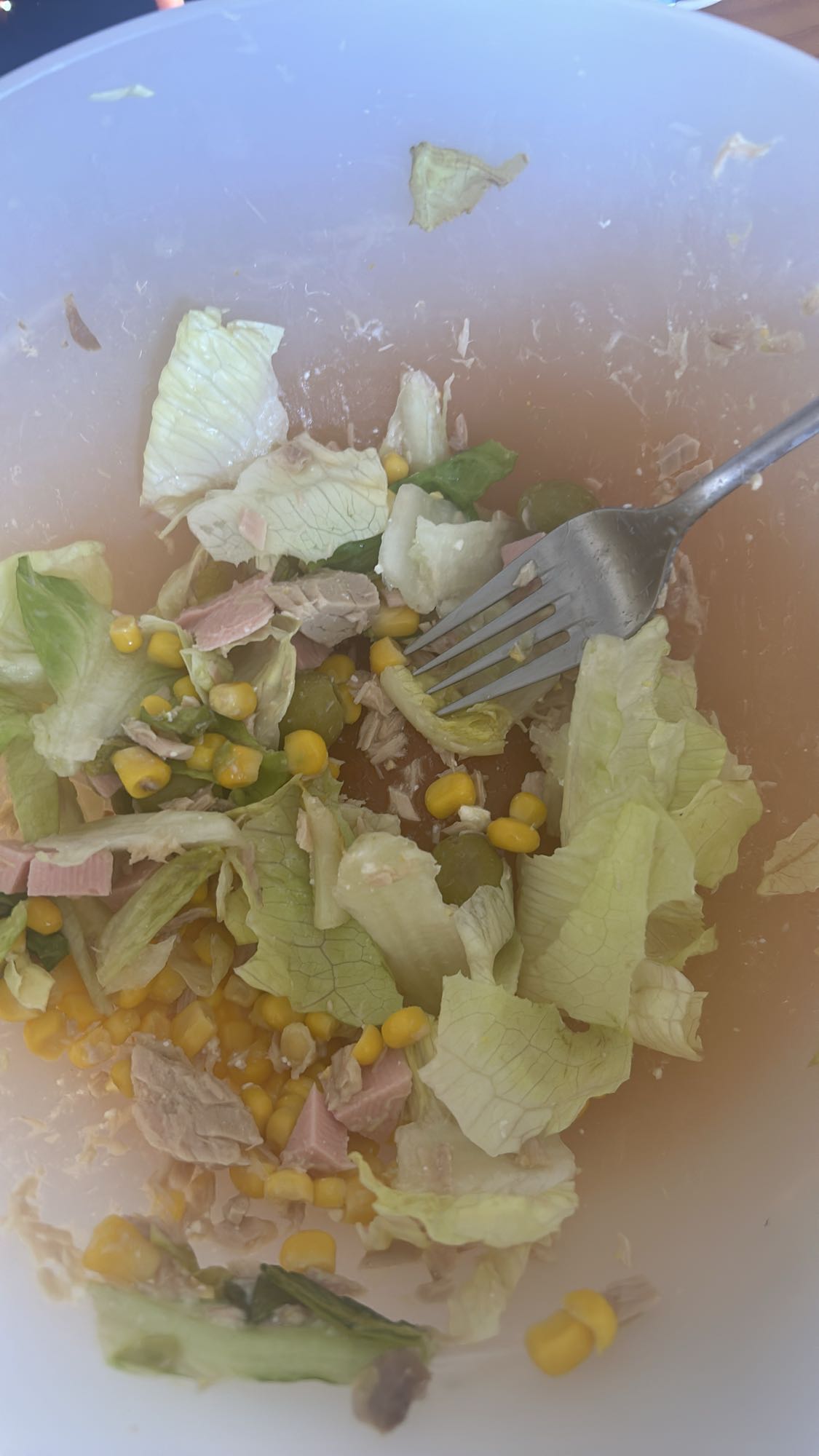 ensalada de atún y maíz