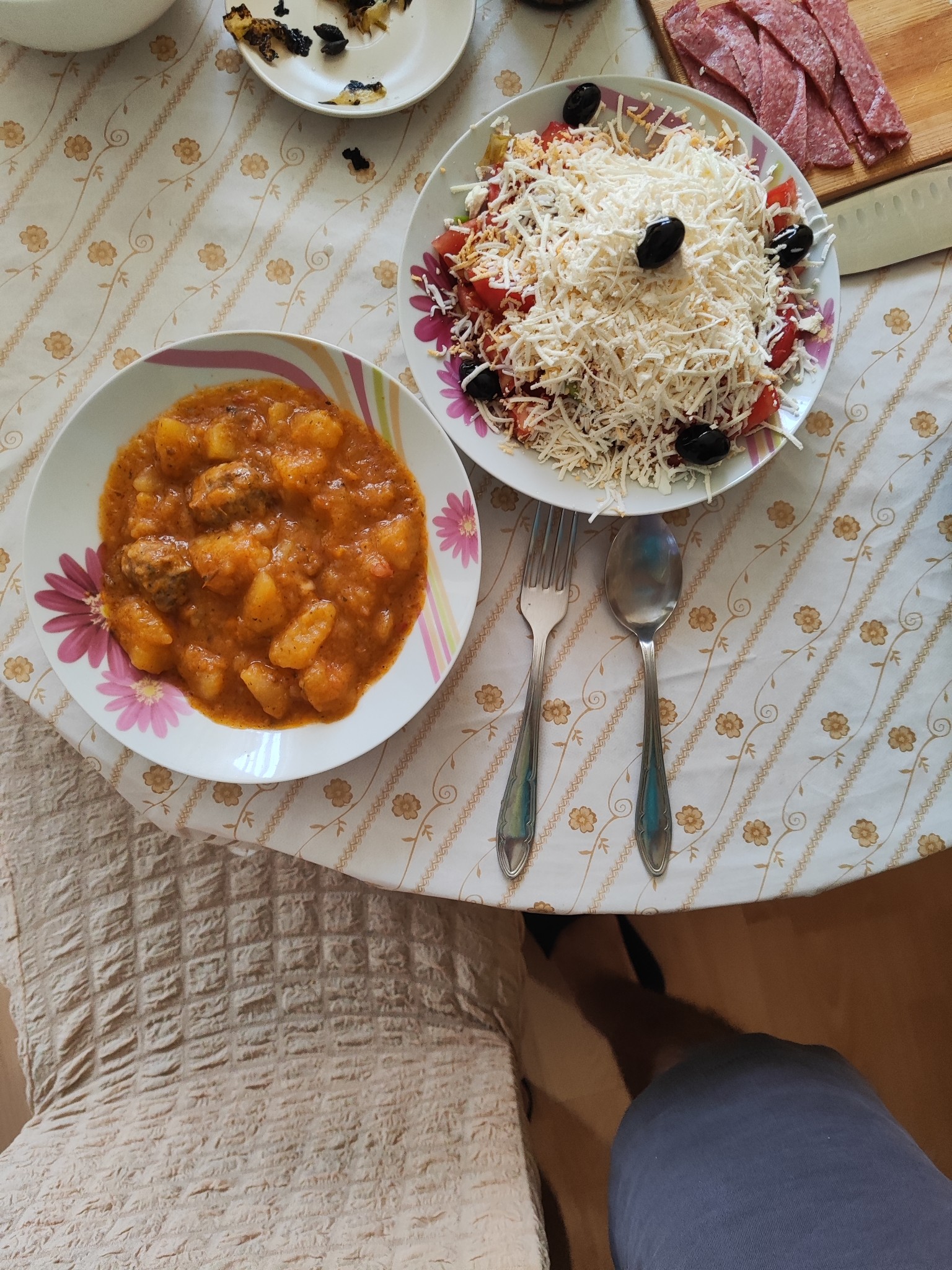 Meat stew and salad