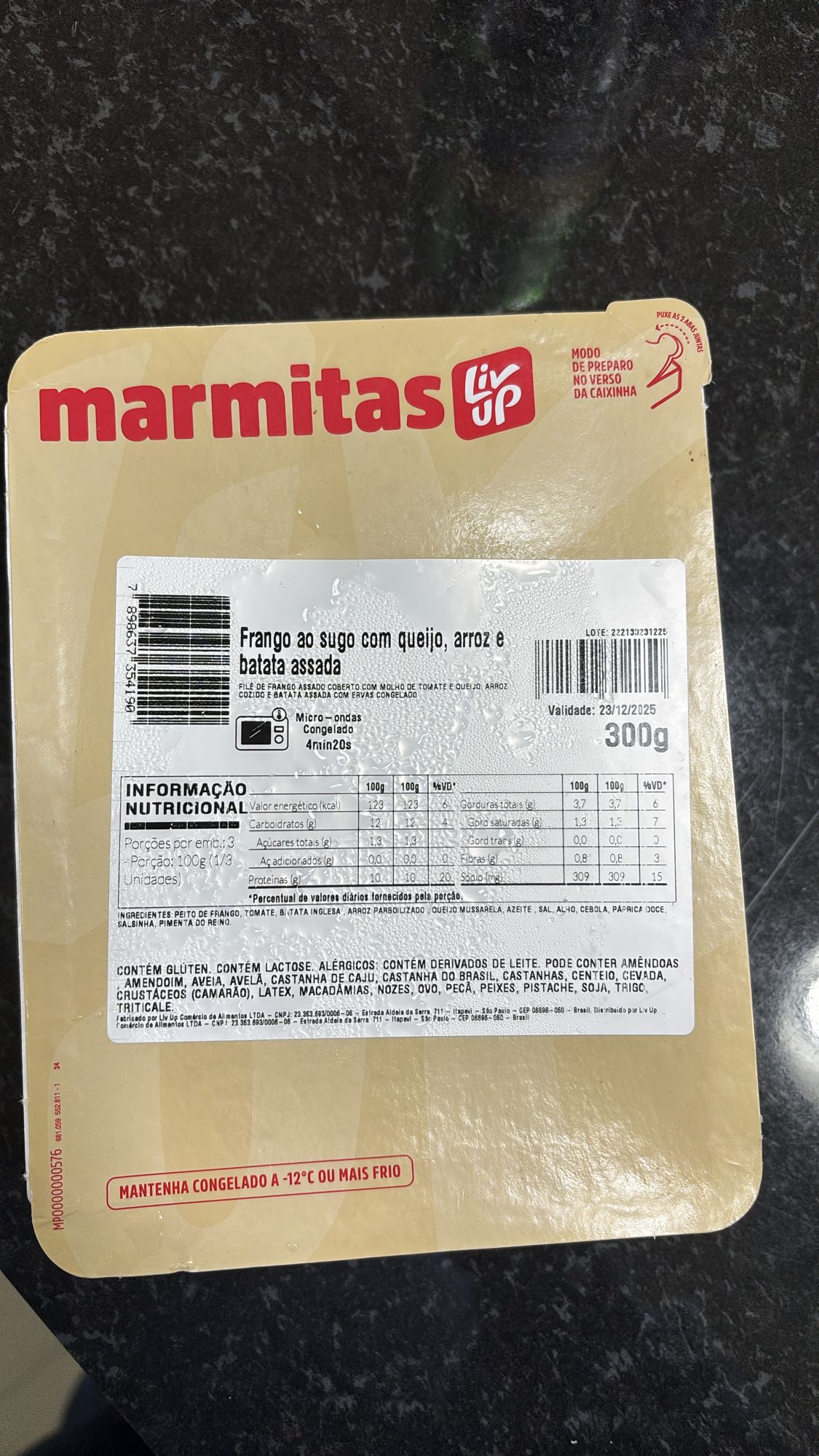 Frango ao sugo, arroz e batata