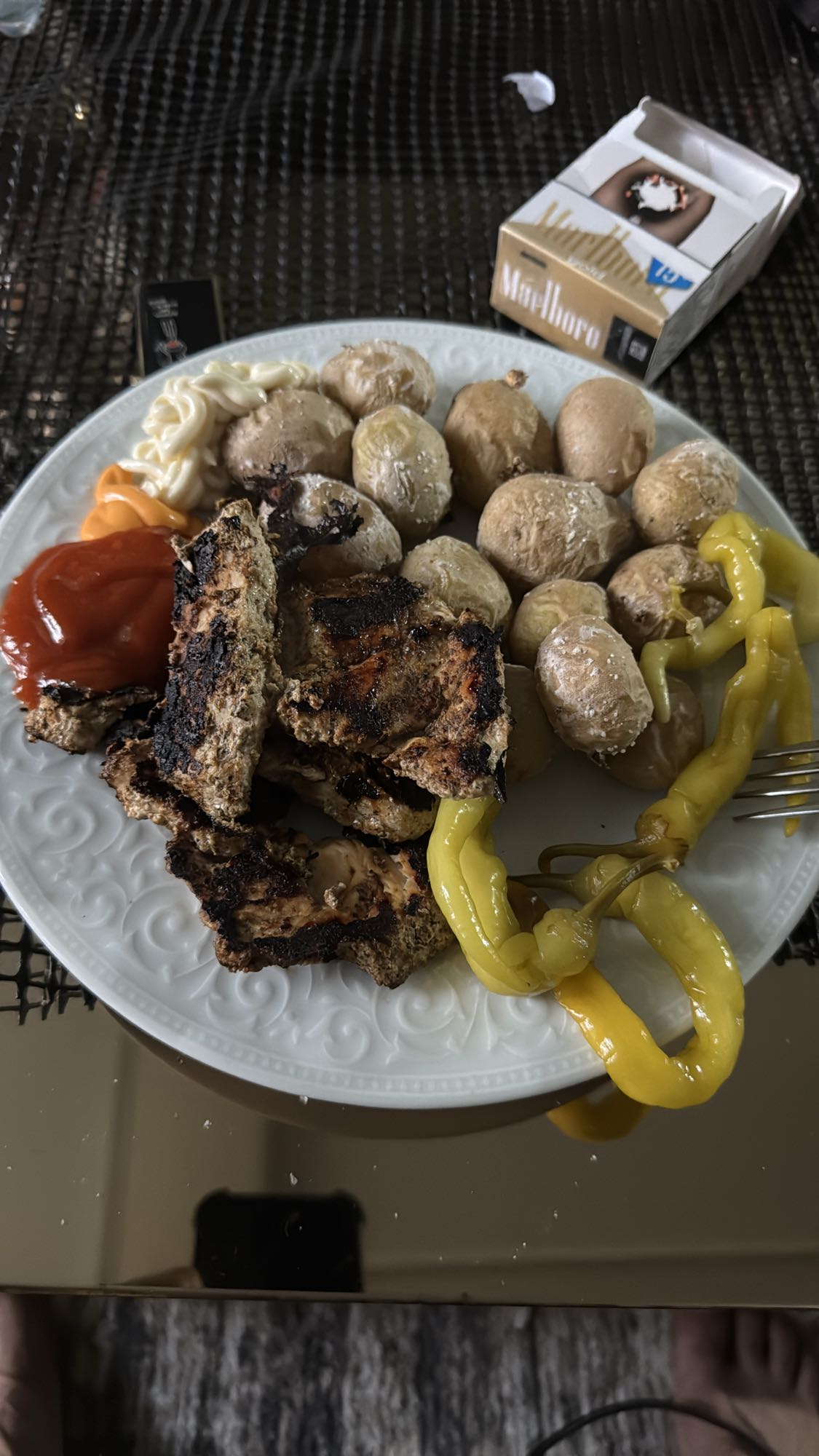 دجاج مشوي مع بطاطا