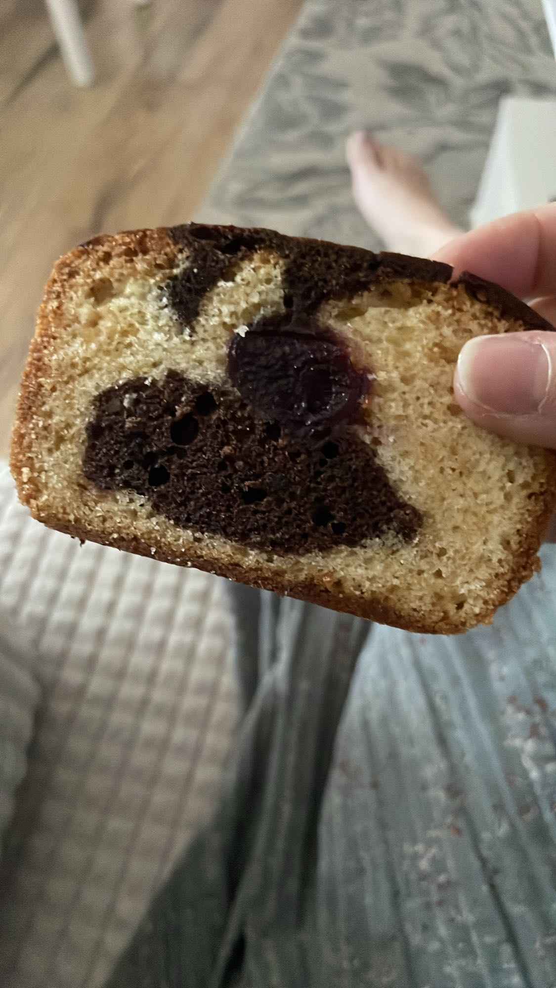 Chec marmorat cu cireșe