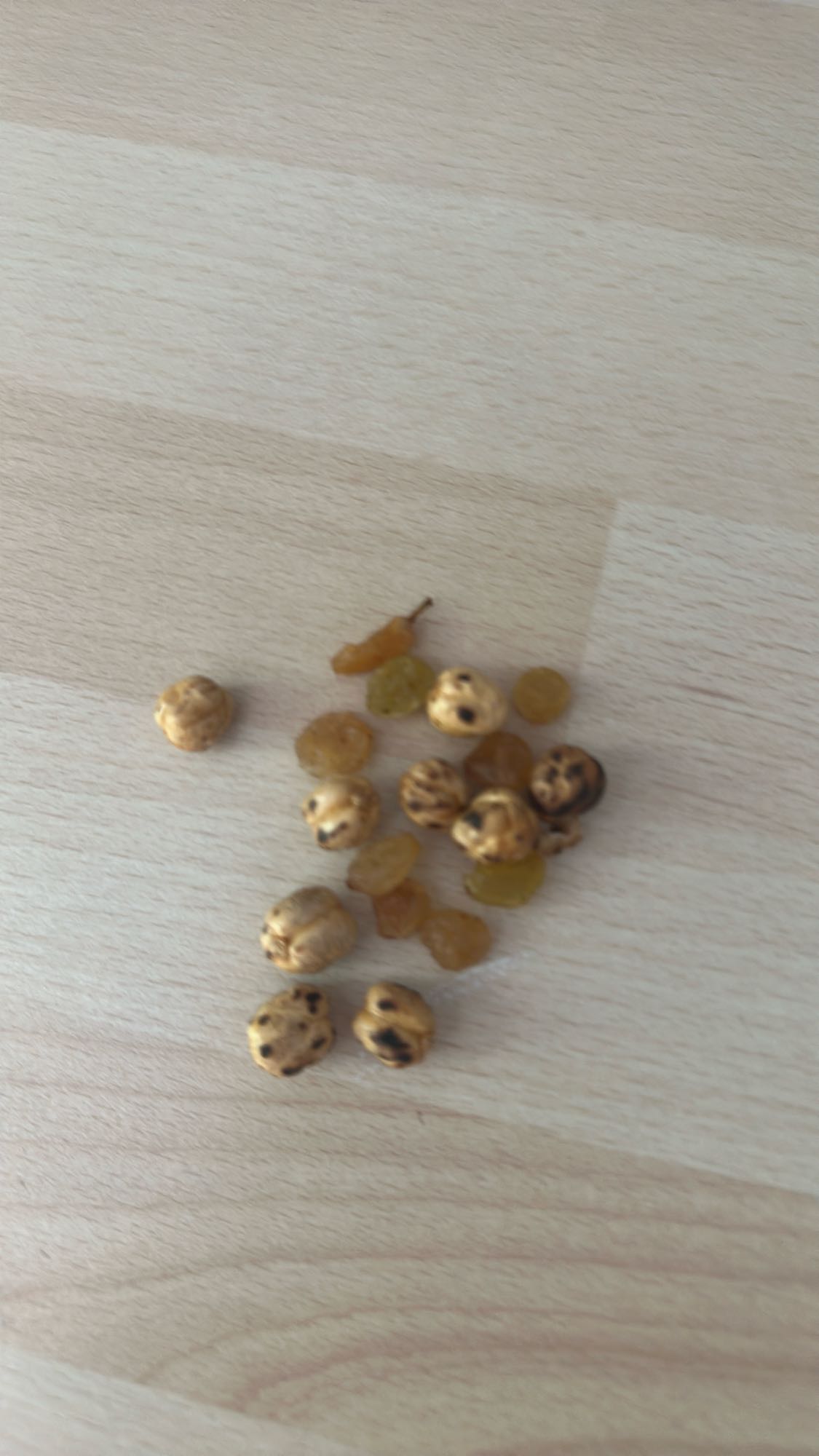 Leblebi ve kuru üzüm