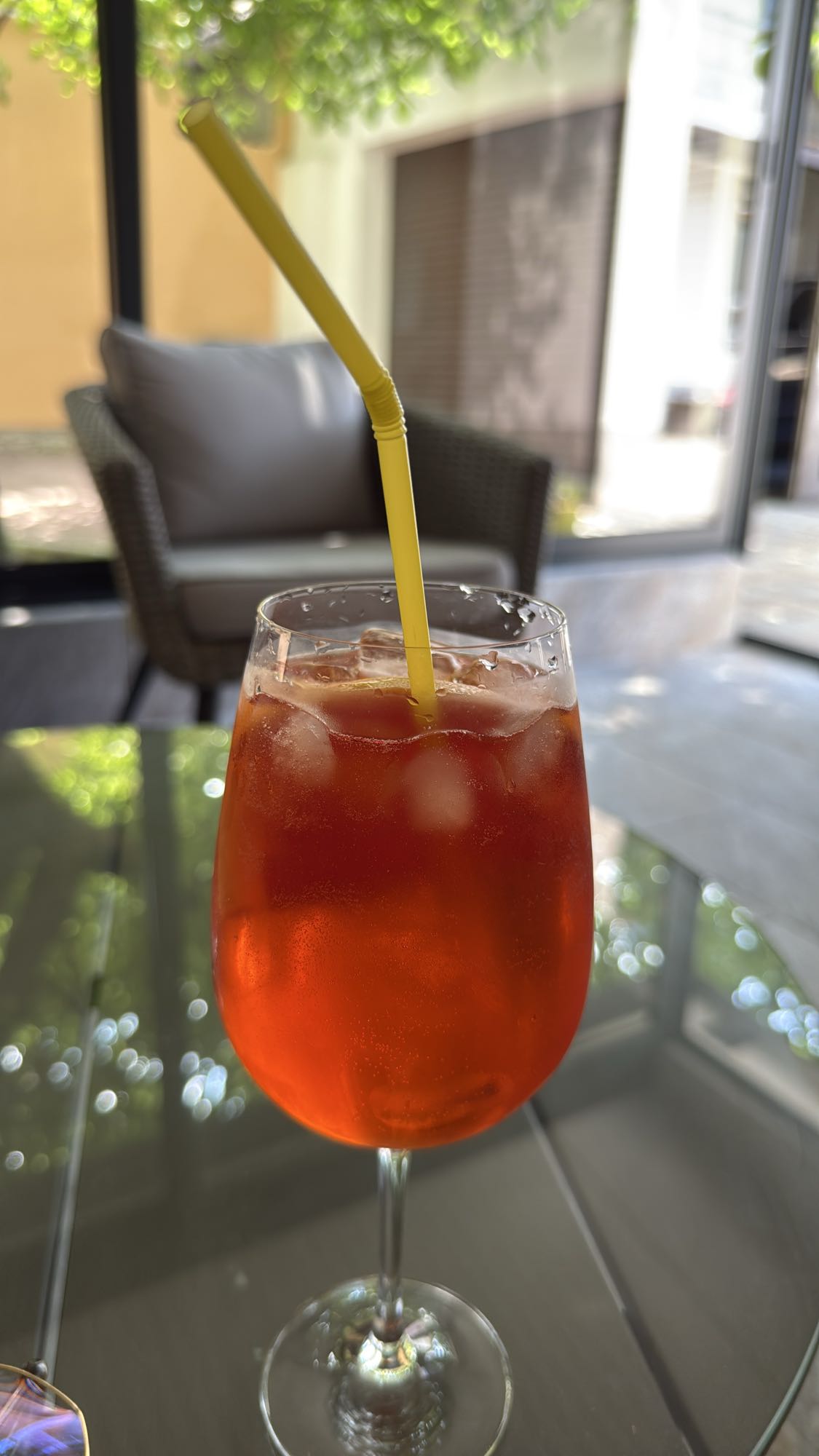 Băutură roșie cu gheață