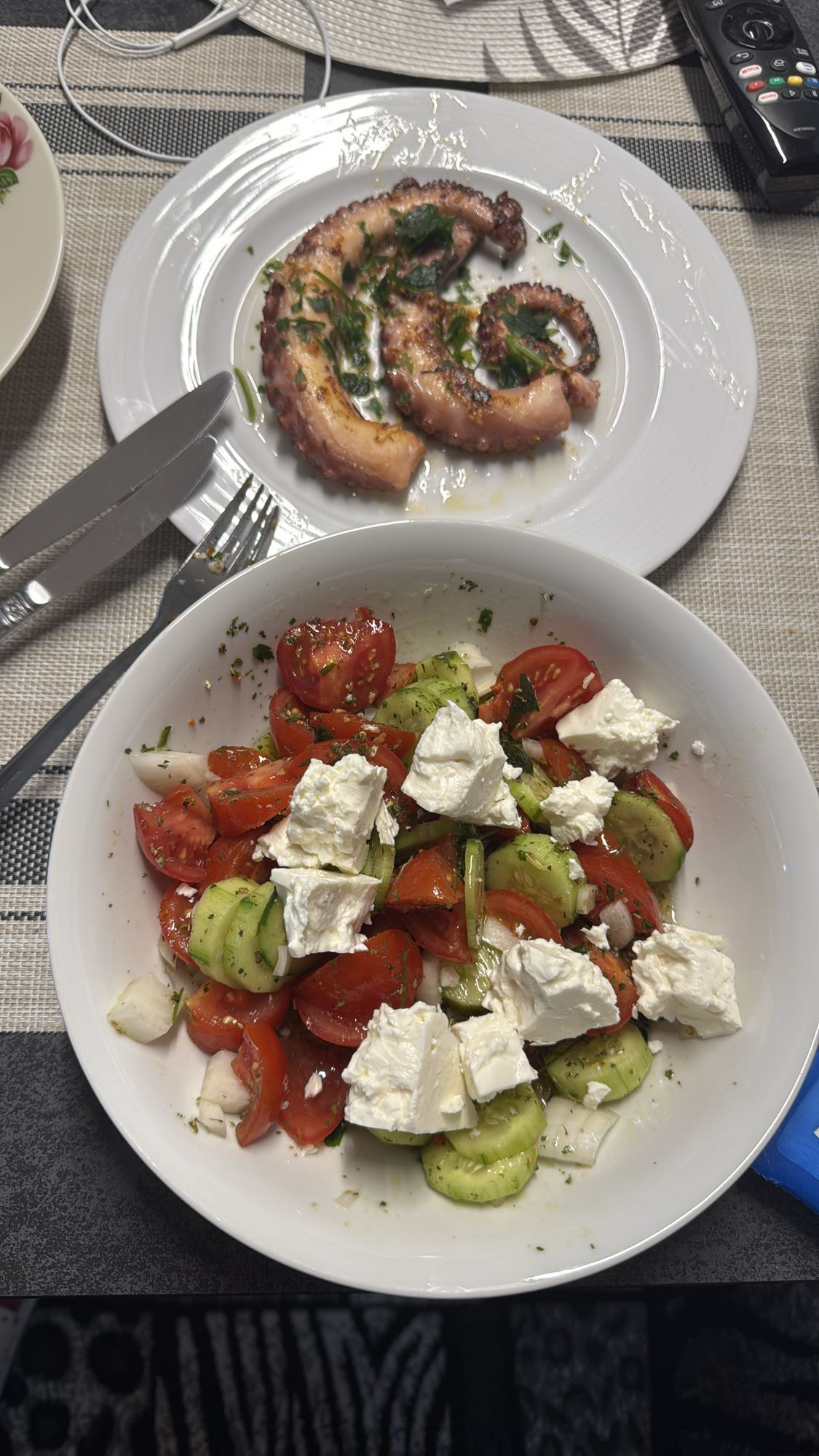 Griechischer Salat & Oktopus