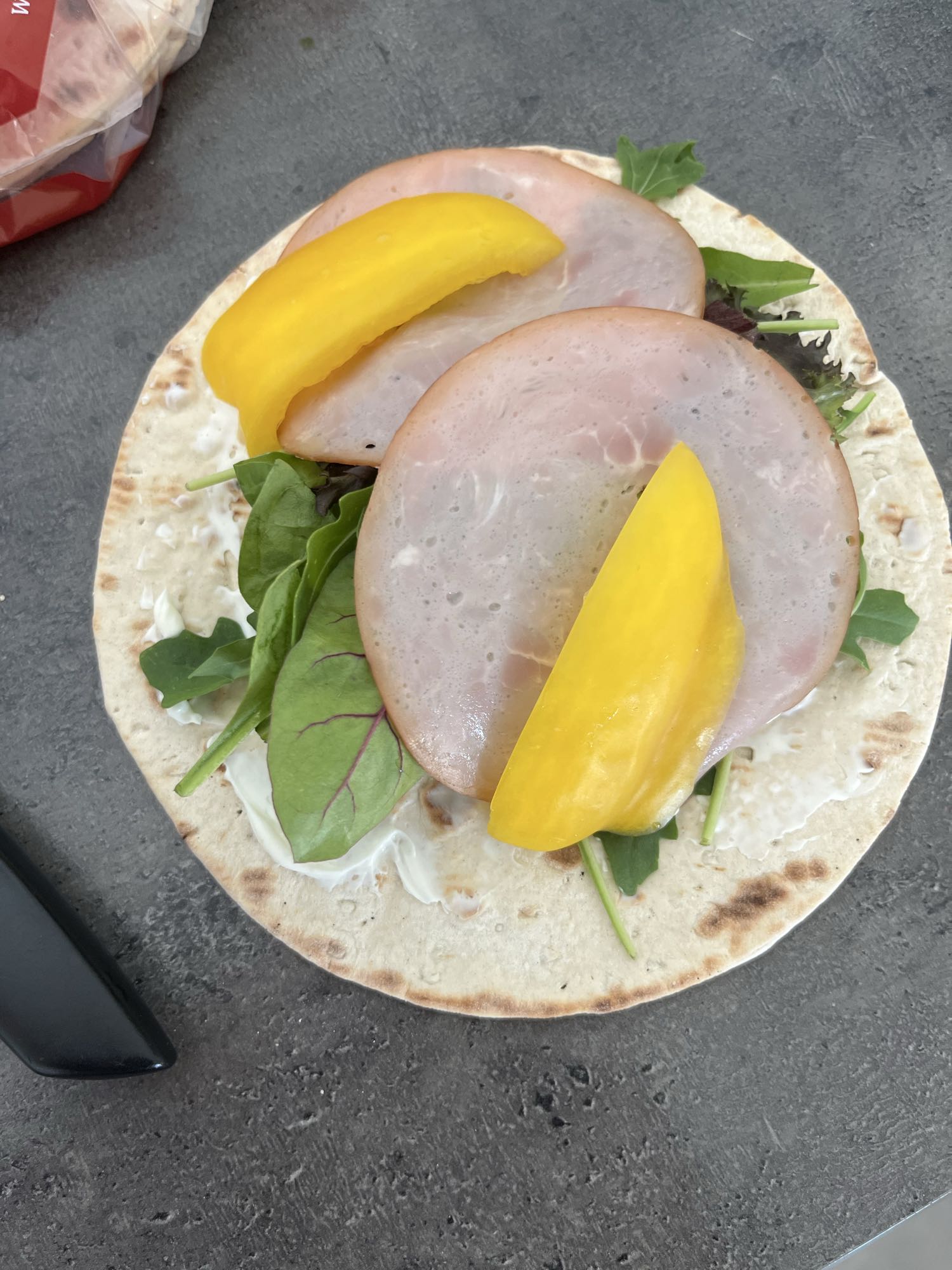 Skinkwrap med grönsaker