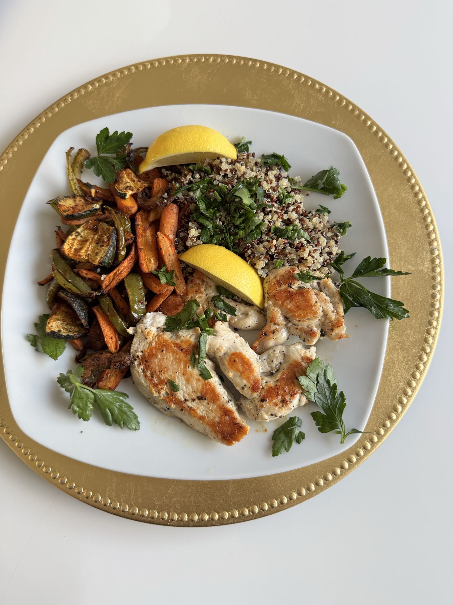 Kipfilet met quinoa en groenten