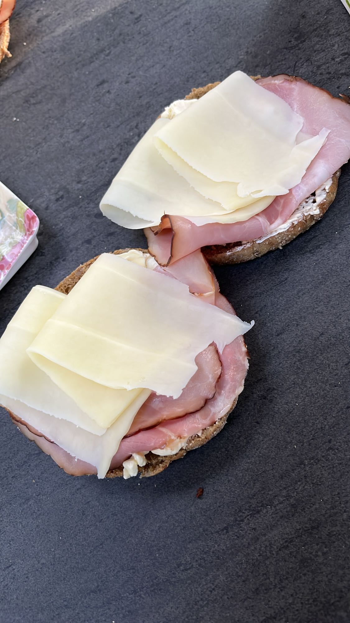 Ost och skinka smörgås