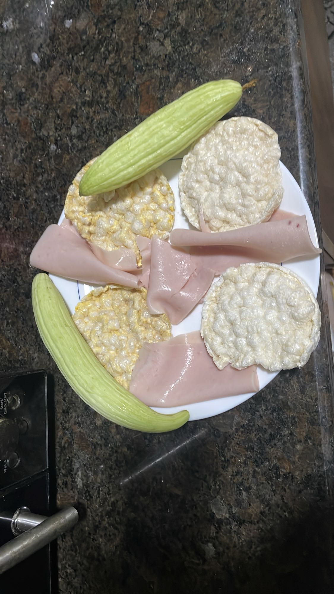 Rice cakes with turkey