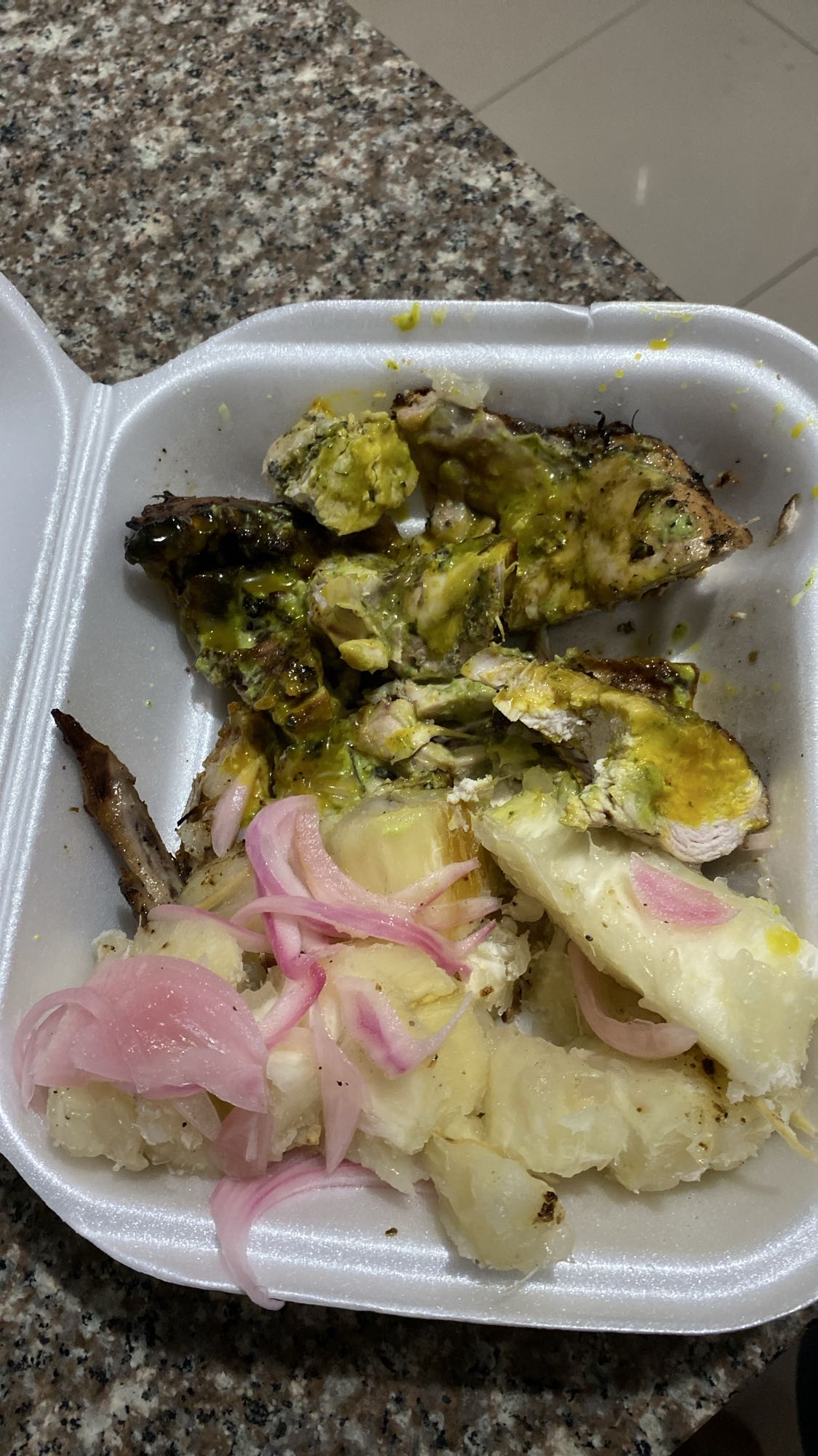 pollo asado con yuca