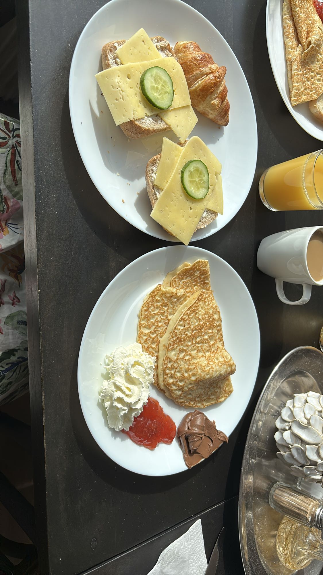 Frukostbricka med pannkakor