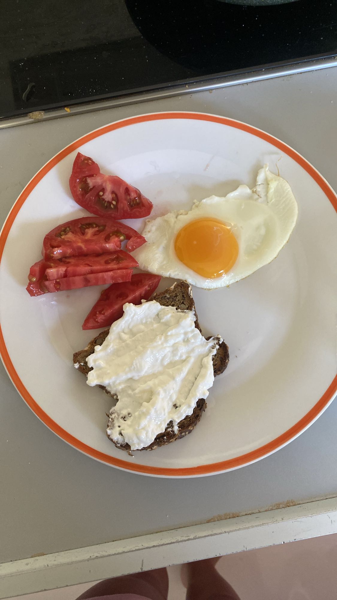 Egg, toast & tomato plate