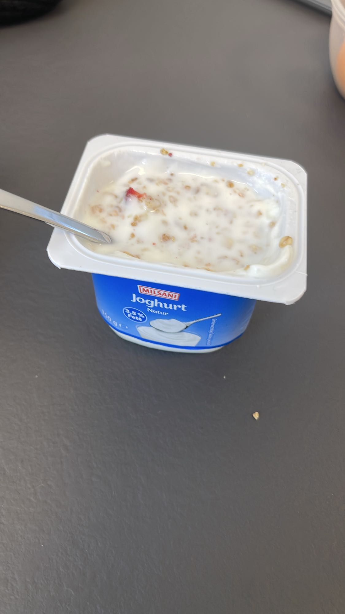 زبادي مع جرانولا