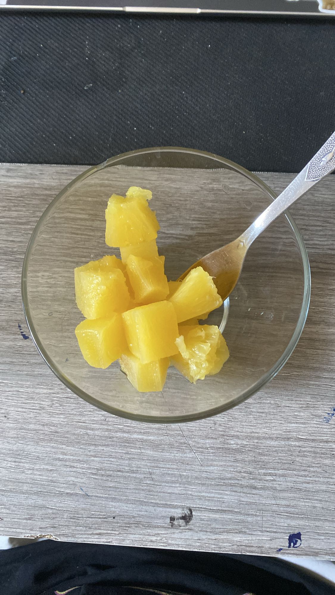 Pineapple cubes