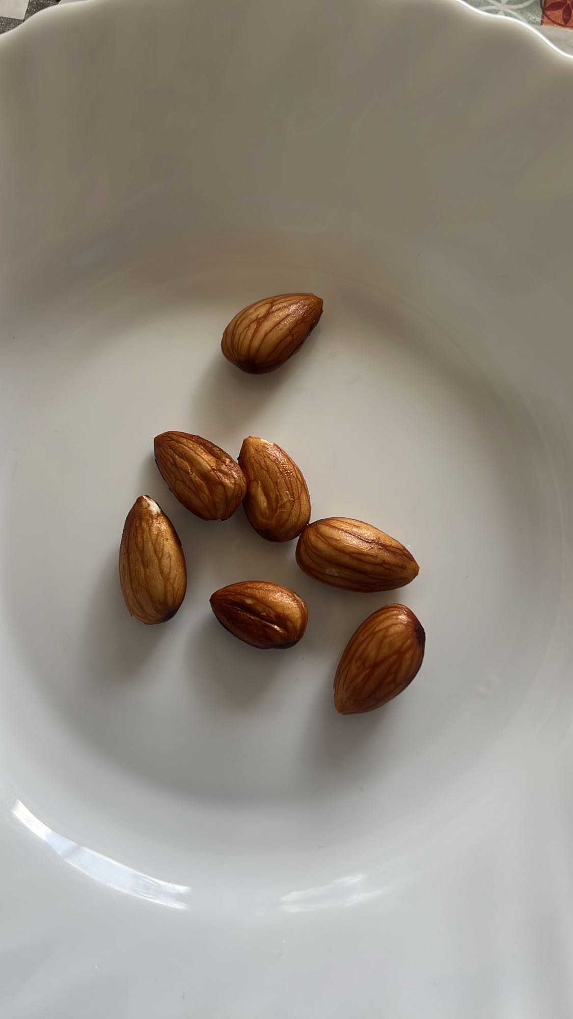 ভেজানো বাদাম